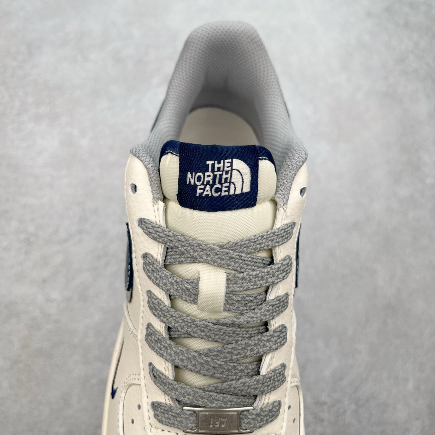 图片[5]-NK Air Force 1´07 Low 空军一号低帮百搭休闲运动板鞋 XS1958-520 柔软、弹性十足的缓震性能和出色的中底设计 横跨复古与现代的外型结合 造就出风靡全球 三十多年的Force 1 直到今天还深受青睐 实拍调校N版已经零色差零失真 百分百还原实物色彩所见即所得 不存在货不对板色差等低级问题 选购参考实物拍摄 不混卖不参货 只用心做好货严格选品 承诺混一赔十 尺码：36 36.5 37.5 38 38.5 39 40 40.5 41 42 42.5 43 44 44.5 45-选品中心