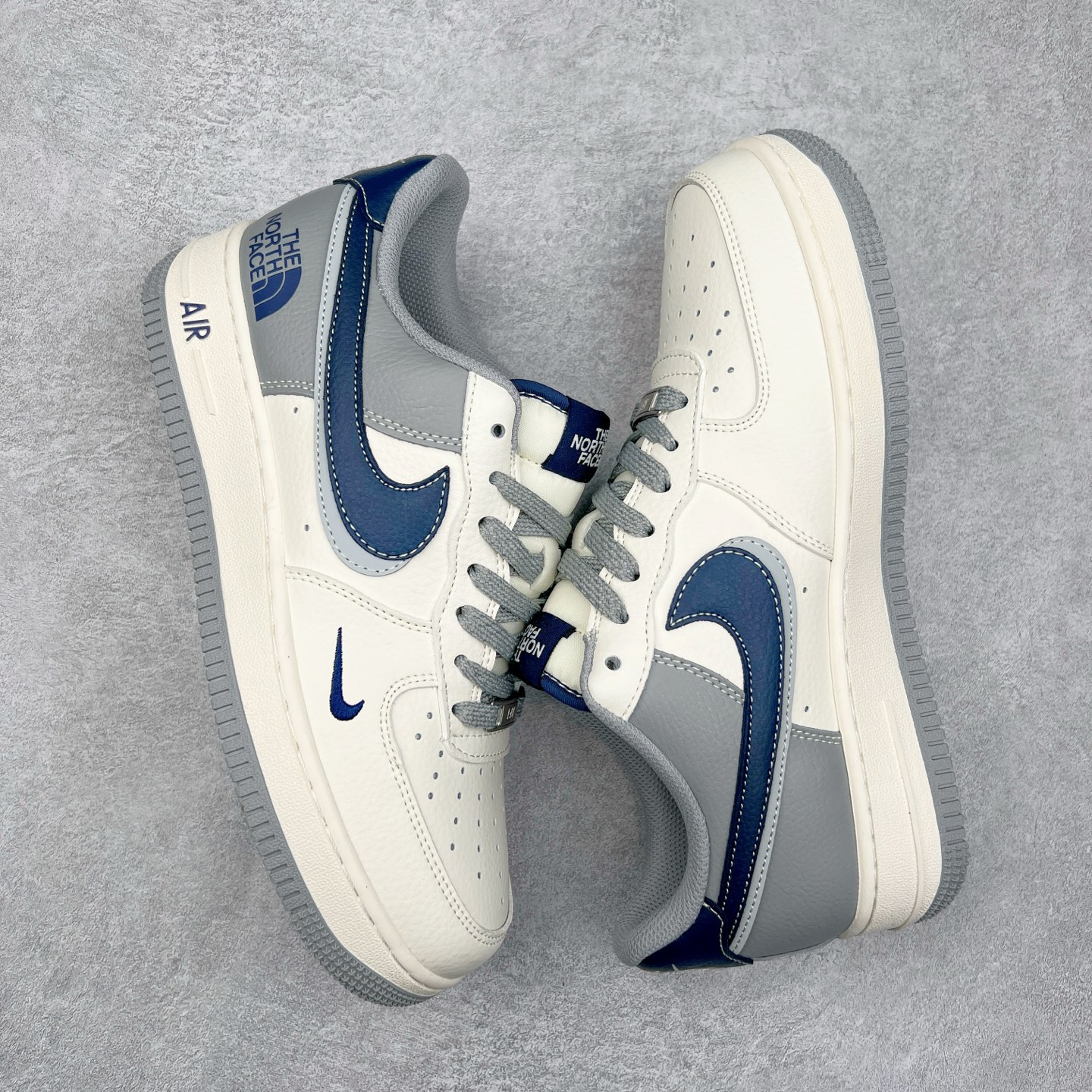 图片[3]-NK Air Force 1´07 Low 空军一号低帮百搭休闲运动板鞋 XS1958-520 柔软、弹性十足的缓震性能和出色的中底设计 横跨复古与现代的外型结合 造就出风靡全球 三十多年的Force 1 直到今天还深受青睐 实拍调校N版已经零色差零失真 百分百还原实物色彩所见即所得 不存在货不对板色差等低级问题 选购参考实物拍摄 不混卖不参货 只用心做好货严格选品 承诺混一赔十 尺码：36 36.5 37.5 38 38.5 39 40 40.5 41 42 42.5 43 44 44.5 45-选品中心