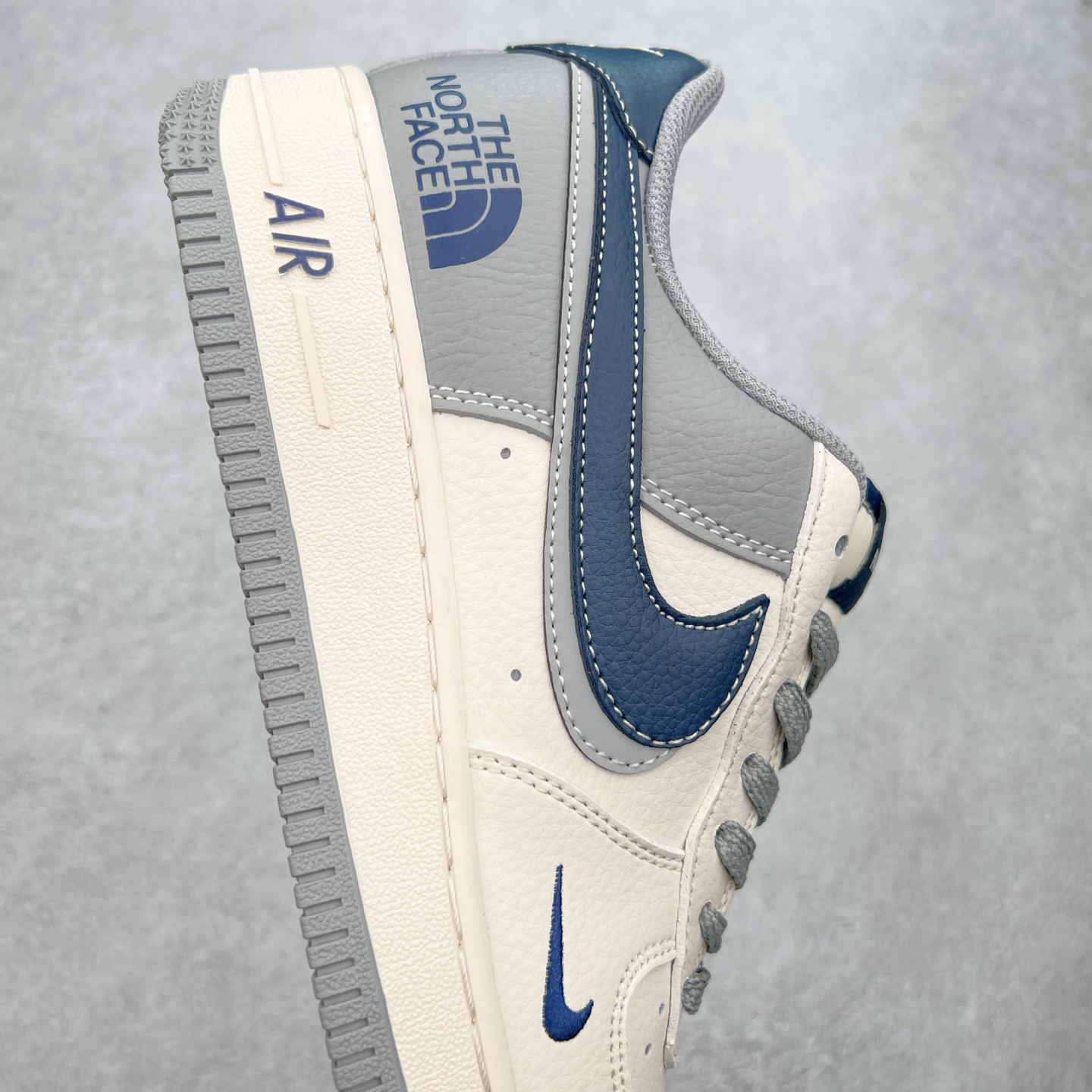 图片[6]-NK Air Force 1´07 Low 空军一号低帮百搭休闲运动板鞋 XS1958-520 柔软、弹性十足的缓震性能和出色的中底设计 横跨复古与现代的外型结合 造就出风靡全球 三十多年的Force 1 直到今天还深受青睐 实拍调校N版已经零色差零失真 百分百还原实物色彩所见即所得 不存在货不对板色差等低级问题 选购参考实物拍摄 不混卖不参货 只用心做好货严格选品 承诺混一赔十 尺码：36 36.5 37.5 38 38.5 39 40 40.5 41 42 42.5 43 44 44.5 45-选品中心