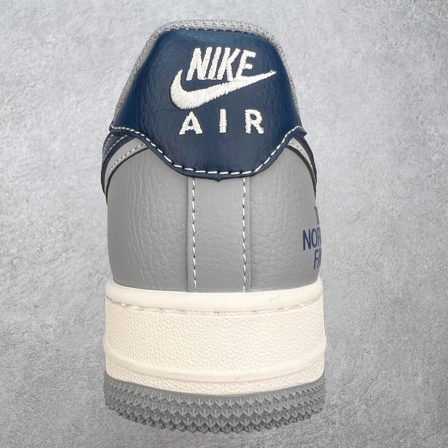 图片[8]-NK Air Force 1´07 Low 空军一号低帮百搭休闲运动板鞋 XS1958-520 柔软、弹性十足的缓震性能和出色的中底设计 横跨复古与现代的外型结合 造就出风靡全球 三十多年的Force 1 直到今天还深受青睐 实拍调校N版已经零色差零失真 百分百还原实物色彩所见即所得 不存在货不对板色差等低级问题 选购参考实物拍摄 不混卖不参货 只用心做好货严格选品 承诺混一赔十 尺码：36 36.5 37.5 38 38.5 39 40 40.5 41 42 42.5 43 44 44.5 45-选品中心