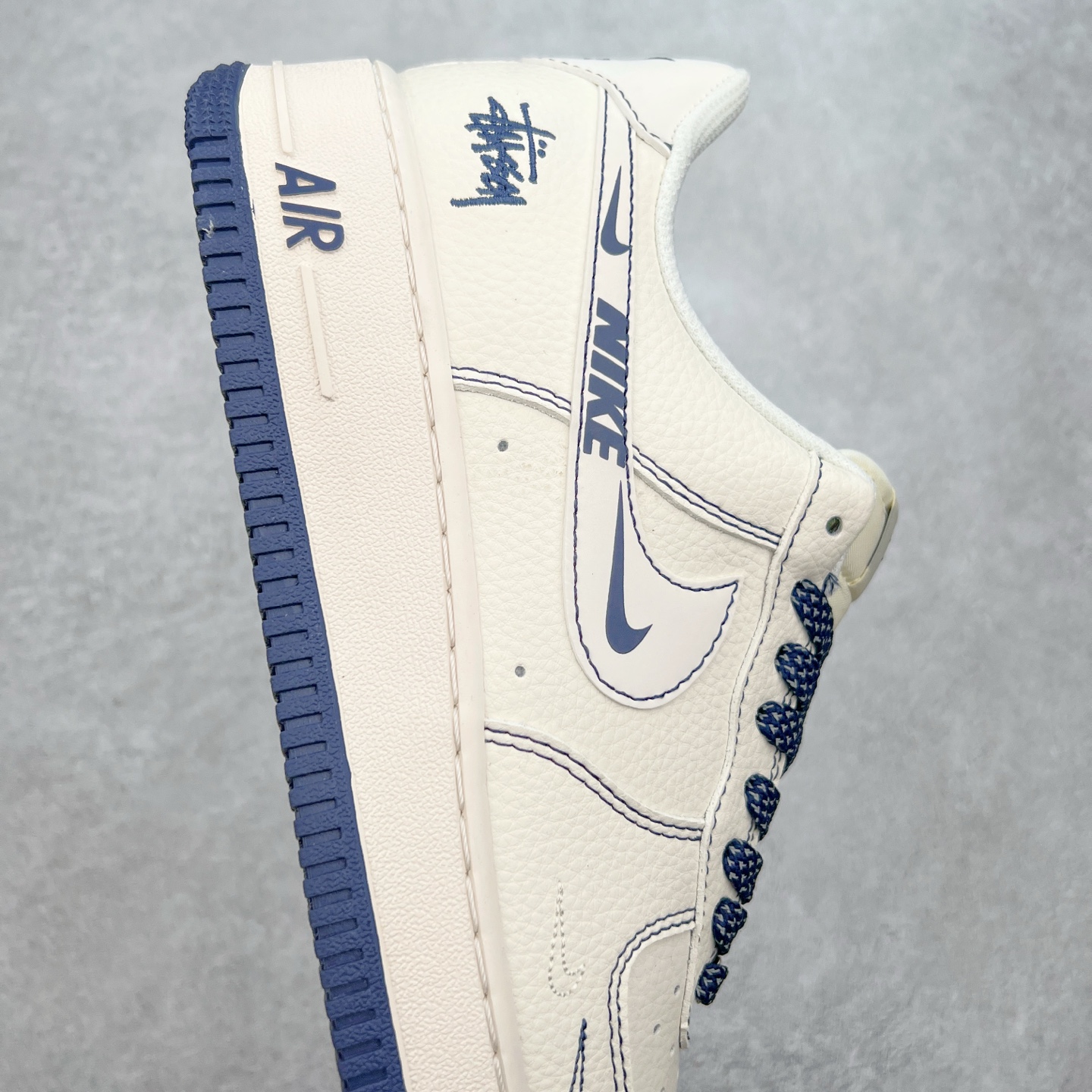 图片[6]-NK Air Force 1´07 Low 空军一号低帮百搭休闲运动板 HH7518-063 柔软、弹性十足的缓震性能和出色的中底设计 横跨复古与现代的外型结合 造就出风靡全球 三十多年的Force 1 直到今天还深受青睐 实拍调校N版已经零色差零失真 百分百还原实物色彩所见即所得 不存在货不对板色差等低级问题 选购参考实物拍摄 不混卖不参货 只用心做好货严格选品 承诺混一赔十 尺码：36 36.5 37.5 38 38.5 39 40 40.5 41 42 42.5 43 44 44.5 45-选品中心