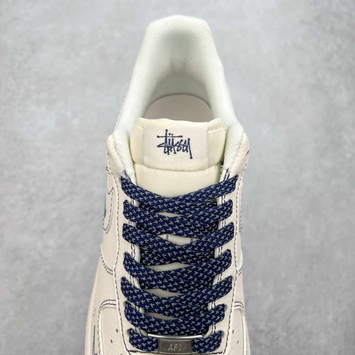 图片[5]-NK Air Force 1´07 Low 空军一号低帮百搭休闲运动板 HH7518-063 柔软、弹性十足的缓震性能和出色的中底设计 横跨复古与现代的外型结合 造就出风靡全球 三十多年的Force 1 直到今天还深受青睐 实拍调校N版已经零色差零失真 百分百还原实物色彩所见即所得 不存在货不对板色差等低级问题 选购参考实物拍摄 不混卖不参货 只用心做好货严格选品 承诺混一赔十 尺码：36 36.5 37.5 38 38.5 39 40 40.5 41 42 42.5 43 44 44.5 45-选品中心