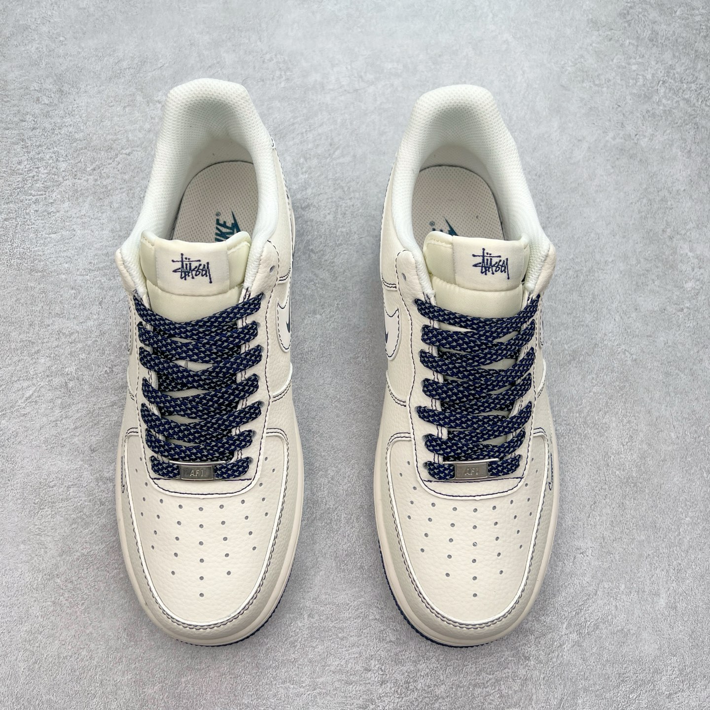 图片[2]-NK Air Force 1´07 Low 空军一号低帮百搭休闲运动板 HH7518-063 柔软、弹性十足的缓震性能和出色的中底设计 横跨复古与现代的外型结合 造就出风靡全球 三十多年的Force 1 直到今天还深受青睐 实拍调校N版已经零色差零失真 百分百还原实物色彩所见即所得 不存在货不对板色差等低级问题 选购参考实物拍摄 不混卖不参货 只用心做好货严格选品 承诺混一赔十 尺码：36 36.5 37.5 38 38.5 39 40 40.5 41 42 42.5 43 44 44.5 45-选品中心