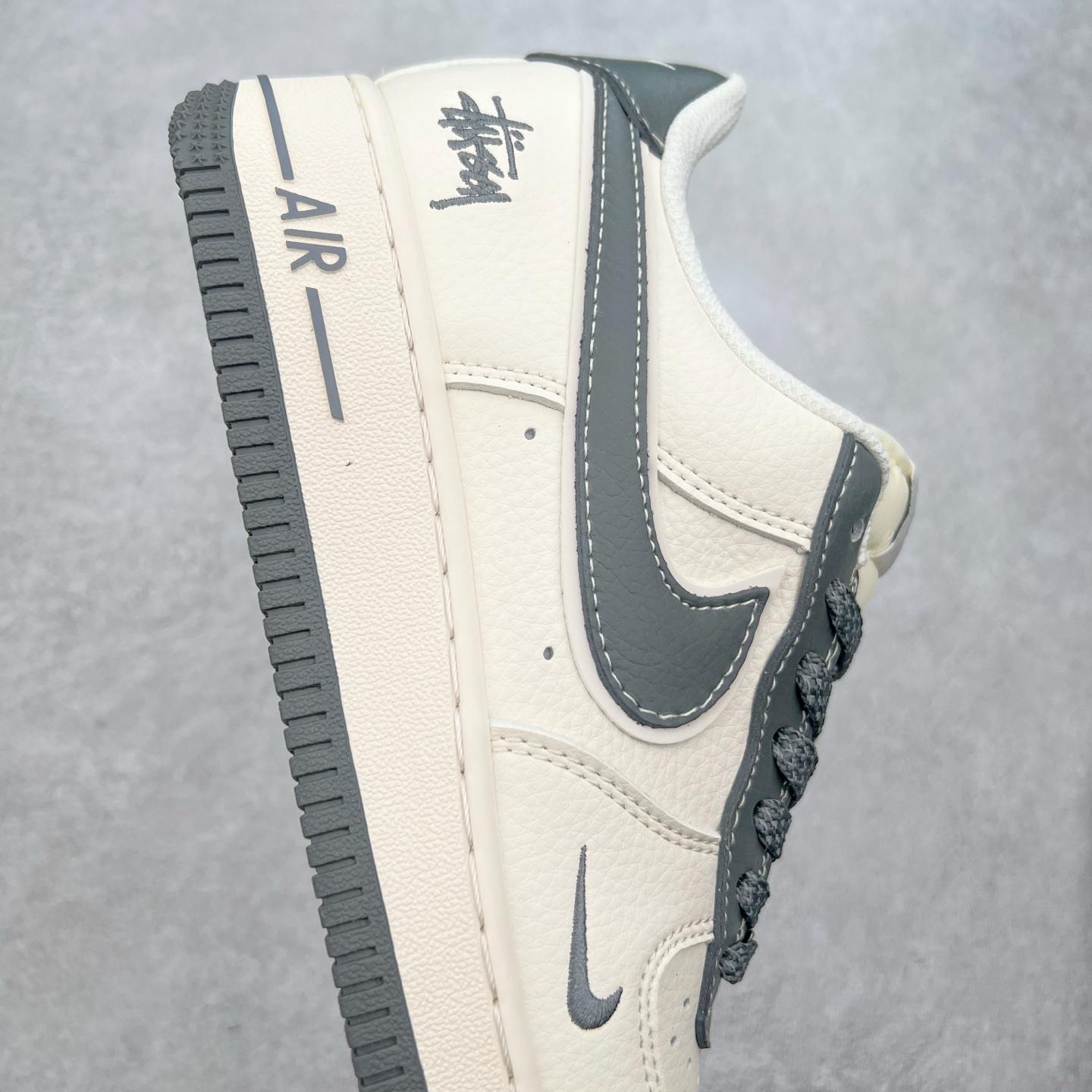 图片[6]-NK Air Force 1´07 Low 空军一号低帮百搭休闲运动板鞋 XZ6188-226 柔软、弹性十足的缓震性能和出色的中底设计 横跨复古与现代的外型结合 造就出风靡全球 三十多年的Force 1 直到今天还深受青睐 实拍调校N版已经零色差零失真 百分百还原实物色彩所见即所得 不存在货不对板色差等低级问题 选购参考实物拍摄 不混卖不参货 只用心做好货严格选品 承诺混一赔十 尺码：36 36.5 37.5 38 38.5 39 40 40.5 41 42 42.5 43 44 44.5 45-选品中心