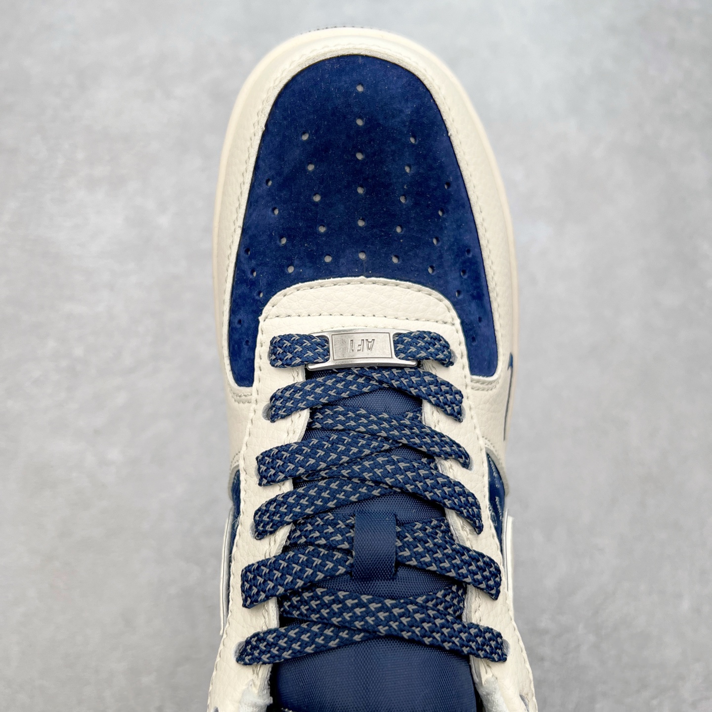 图片[4]-NK Air Force 1´07 Low 空军一号低帮百搭休闲运动板鞋 XZ6188-728 柔软、弹性十足的缓震性能和出色的中底设计 横跨复古与现代的外型结合 造就出风靡全球 三十多年的Force 1 直到今天还深受青睐 实拍调校N版已经零色差零失真 百分百还原实物色彩所见即所得 不存在货不对板色差等低级问题 选购参考实物拍摄 不混卖不参货 只用心做好货严格选品 承诺混一赔十 尺码：36 36.5 37.5 38 38.5 39 40 40.5 41 42 42.5 43 44 44.5 45-选品中心