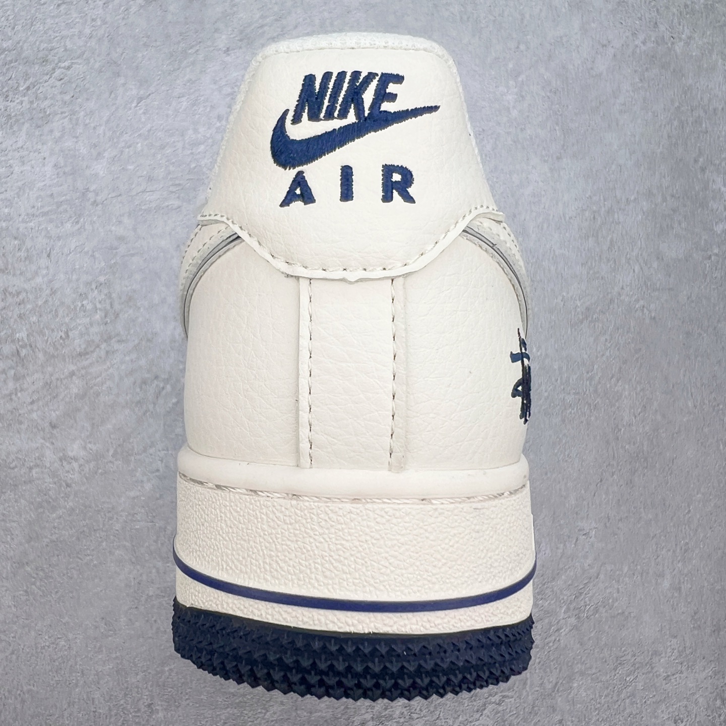 图片[8]-NK Air Force 1´07 Low 空军一号低帮百搭休闲运动板鞋 XZ6188-728 柔软、弹性十足的缓震性能和出色的中底设计 横跨复古与现代的外型结合 造就出风靡全球 三十多年的Force 1 直到今天还深受青睐 实拍调校N版已经零色差零失真 百分百还原实物色彩所见即所得 不存在货不对板色差等低级问题 选购参考实物拍摄 不混卖不参货 只用心做好货严格选品 承诺混一赔十 尺码：36 36.5 37.5 38 38.5 39 40 40.5 41 42 42.5 43 44 44.5 45-选品中心