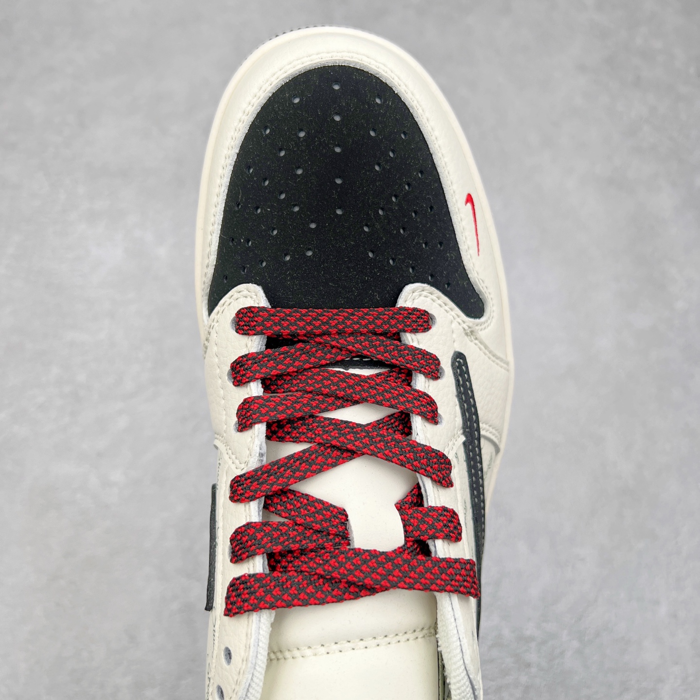 图片[4]-TS x Air Jordan AJ1 Low 倒钩低帮联名定制配色 XS6089-511 原厂内置气垫魔块 A模大底 头层小牛皮 鞋舌AJ原厂专用牛津布+AJ专用反口珍珠布+原厂无杂质高弹内里海棉+特殊封边弹力鞋带 实拍调校N版已经零色差零失真 百分百还原实物色彩所见即所得 不存在货不对板色差等低级问题 选购参考实物拍摄 不混卖不参货 只用心做好货严格选品 承诺混一赔十 尺码：36 36.5 37.5 38 38.5 39 40 40.5 41 42 42.5 43 44 44.5 45-选品中心
