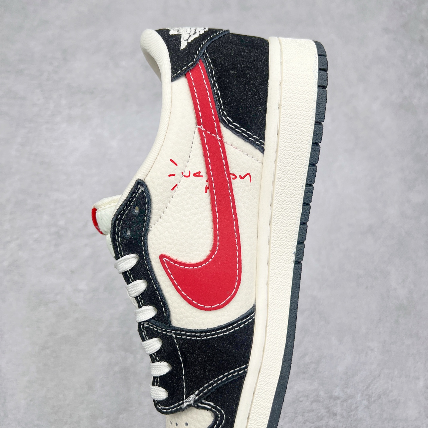 图片[7]-TS x Air Jordan AJ1 Low 倒钩低帮联名定制配色 XS2024-024 原厂内置气垫魔块 A模大底 头层小牛皮 鞋舌AJ原厂专用牛津布+AJ专用反口珍珠布+原厂无杂质高弹内里海棉+特殊封边弹力鞋带 实拍调校N版已经零色差零失真 百分百还原实物色彩所见即所得 不存在货不对板色差等低级问题 选购参考实物拍摄 不混卖不参货 只用心做好货严格选品 承诺混一赔十 尺码：36 36.5 37.5 38 38.5 39 40 40.5 41 42 42.5 43 44 44.5 45-选品中心