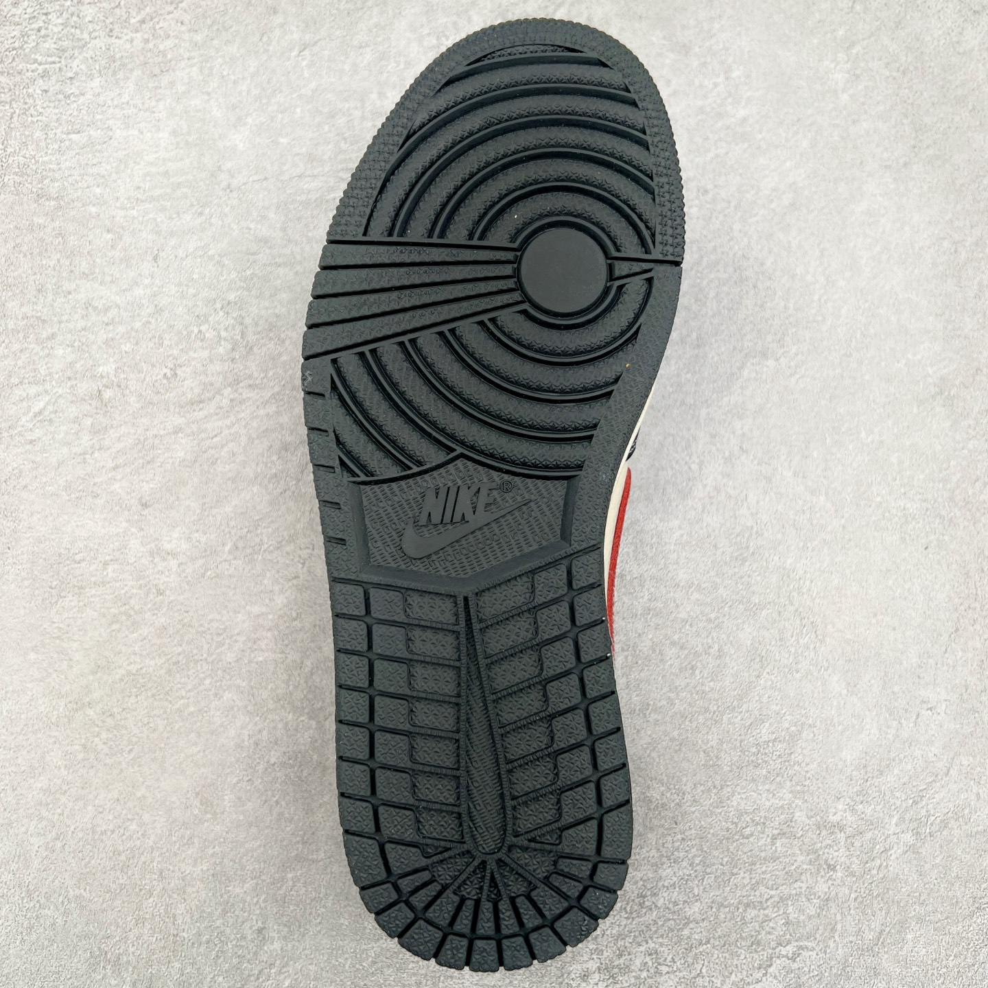 图片[9]-TS x Air Jordan AJ1 Low 倒钩低帮联名定制配色 XS2024-024 原厂内置气垫魔块 A模大底 头层小牛皮 鞋舌AJ原厂专用牛津布+AJ专用反口珍珠布+原厂无杂质高弹内里海棉+特殊封边弹力鞋带 实拍调校N版已经零色差零失真 百分百还原实物色彩所见即所得 不存在货不对板色差等低级问题 选购参考实物拍摄 不混卖不参货 只用心做好货严格选品 承诺混一赔十 尺码：36 36.5 37.5 38 38.5 39 40 40.5 41 42 42.5 43 44 44.5 45-选品中心