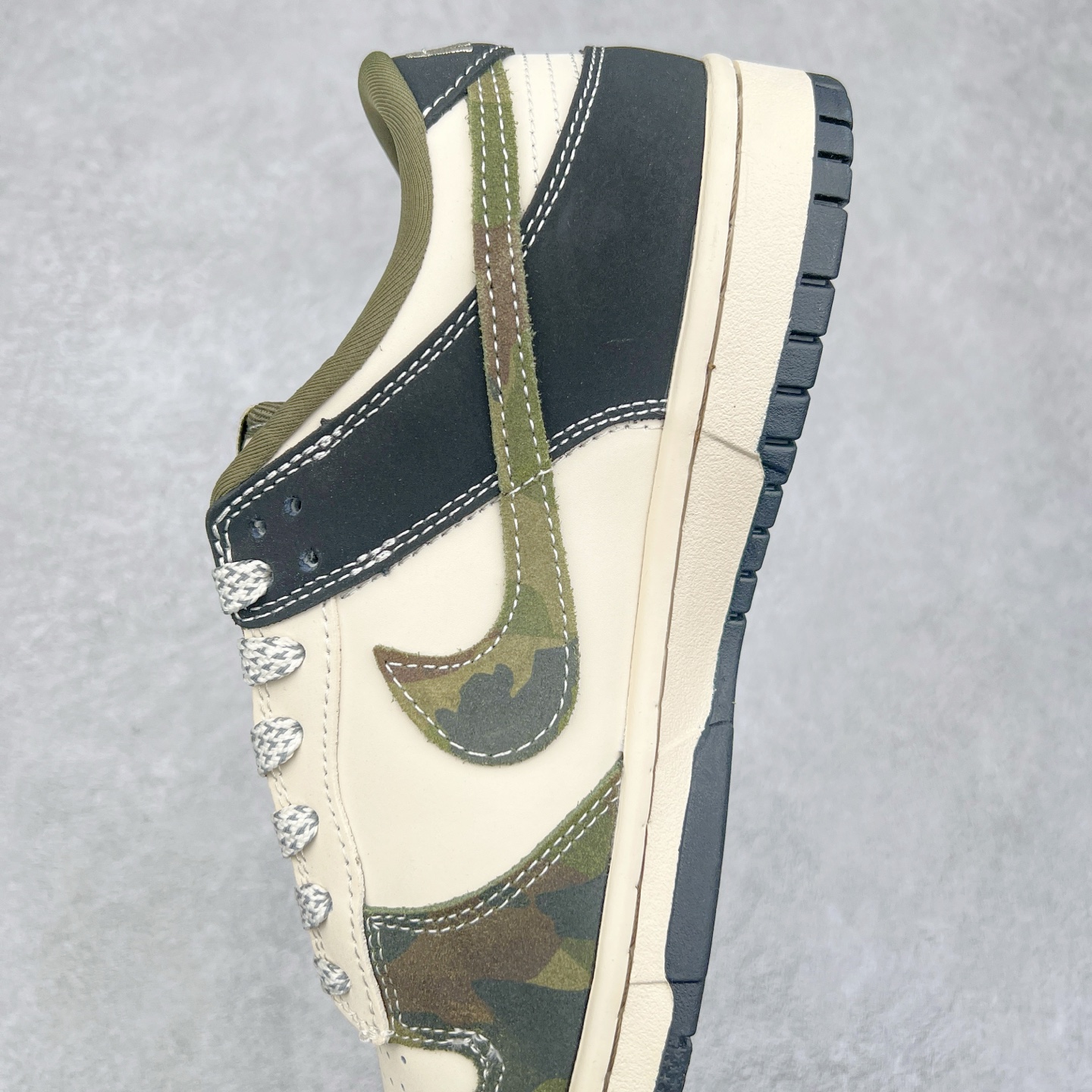 图片[7]-NK Dunk Low 定制配色 CH6336-229 大厂出品 极力推荐 原装头层材料 独家版型蒸餾加工帶來的是更好的视觉和脚感体验大厂纯原品质出货 清洁度 电绣工艺 皮料切割干净无任何毛边 细节完美 实拍调校N版已经零色差零失真 百分百还原实物色彩所见即所得 不存在货不对板色差等低级问题 选购参考实物拍摄 不混卖不参货 只用心做好货严格选品 承诺混一赔十 尺码：36 36.5 37.5 38 38.5 39 40 40.5 41 42 42.5 43 44 44.5 45-选品中心