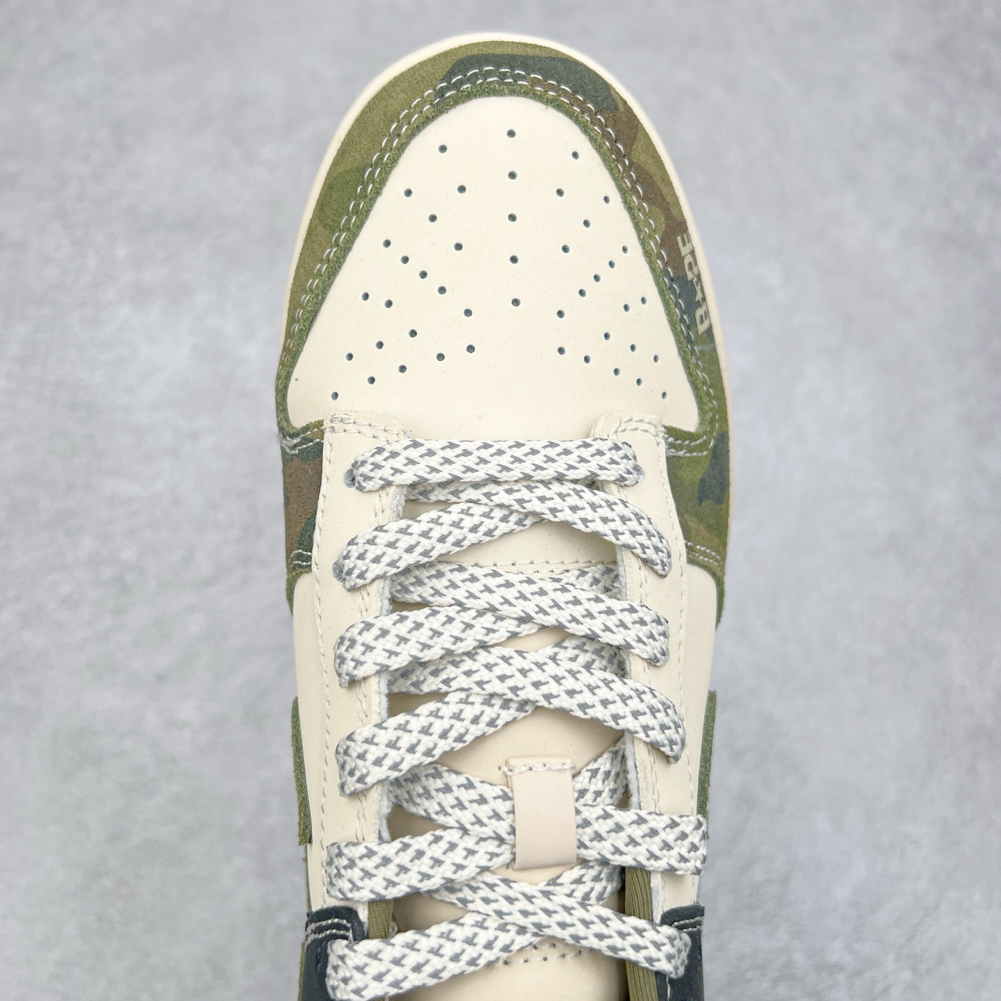 图片[4]-NK Dunk Low 定制配色 CH6336-229 大厂出品 极力推荐 原装头层材料 独家版型蒸餾加工帶來的是更好的视觉和脚感体验大厂纯原品质出货 清洁度 电绣工艺 皮料切割干净无任何毛边 细节完美 实拍调校N版已经零色差零失真 百分百还原实物色彩所见即所得 不存在货不对板色差等低级问题 选购参考实物拍摄 不混卖不参货 只用心做好货严格选品 承诺混一赔十 尺码：36 36.5 37.5 38 38.5 39 40 40.5 41 42 42.5 43 44 44.5 45-选品中心