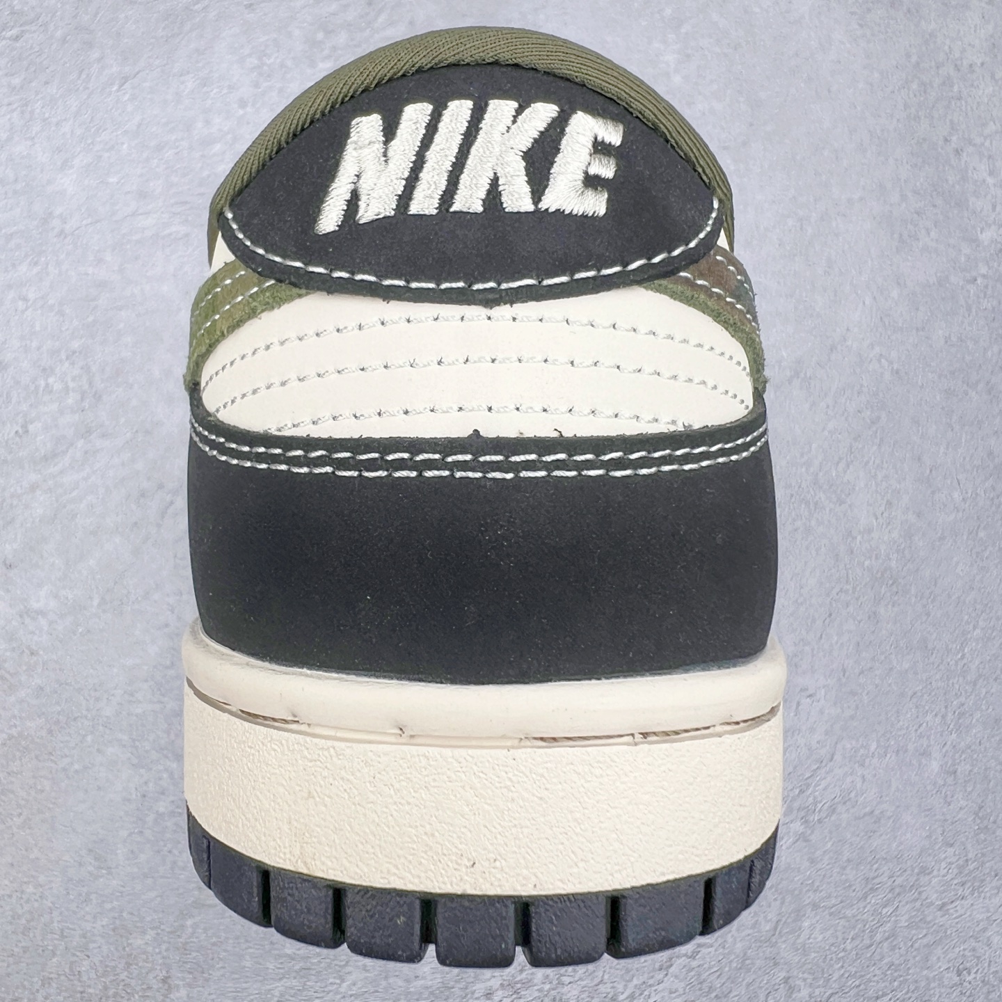 图片[8]-NK Dunk Low 定制配色 CH6336-229 大厂出品 极力推荐 原装头层材料 独家版型蒸餾加工帶來的是更好的视觉和脚感体验大厂纯原品质出货 清洁度 电绣工艺 皮料切割干净无任何毛边 细节完美 实拍调校N版已经零色差零失真 百分百还原实物色彩所见即所得 不存在货不对板色差等低级问题 选购参考实物拍摄 不混卖不参货 只用心做好货严格选品 承诺混一赔十 尺码：36 36.5 37.5 38 38.5 39 40 40.5 41 42 42.5 43 44 44.5 45-选品中心