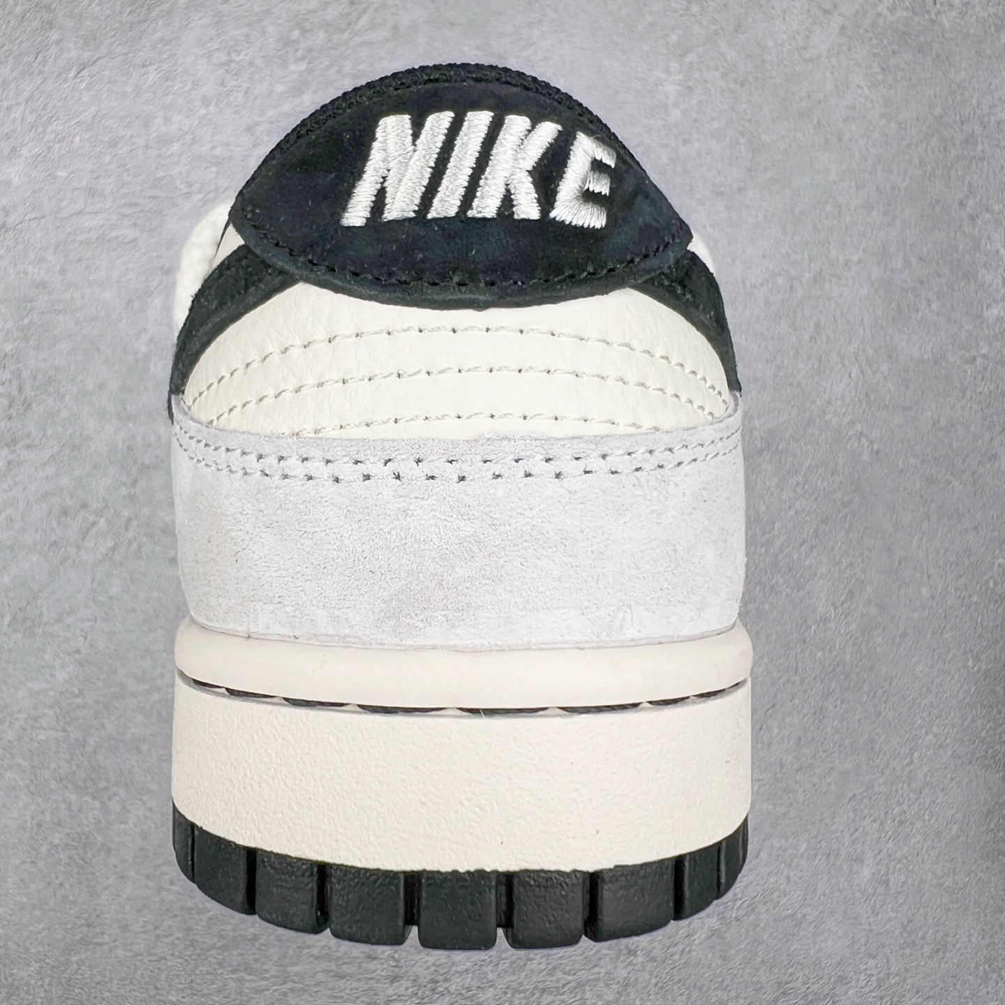 图片[8]-NK Dunk Low 定制配色 YX5066-225 大厂出品 极力推荐 原装头层材料 独家版型蒸餾加工帶來的是更好的视觉和脚感体验大厂纯原品质出货 清洁度 电绣工艺 皮料切割干净无任何毛边 细节完美 实拍调校N版已经零色差零失真 百分百还原实物色彩所见即所得 不存在货不对板色差等低级问题 选购参考实物拍摄 不混卖不参货 只用心做好货严格选品 承诺混一赔十 尺码：36 36.5 37.5 38 38.5 39 40 40.5 41 42 42.5 43 44 44.5 45-选品中心