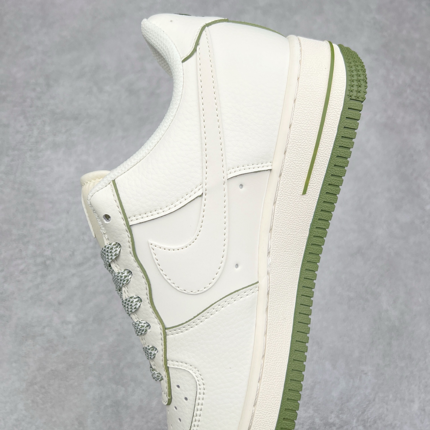 图片[7]-NK Air Force 1´07 Low 空军一号低帮百搭休闲运动板鞋 XZ1996-527 柔软、弹性十足的缓震性能和出色的中底设计 横跨复古与现代的外型结合 造就出风靡全球 三十多年的Force 1 直到今天还深受青睐 实拍调校N版已经零色差零失真 百分百还原实物色彩所见即所得 不存在货不对板色差等低级问题 选购参考实物拍摄 不混卖不参货 只用心做好货严格选品 承诺混一赔十 尺码：36 36.5 37.5 38 38.5 39 40 40.5 41 42 42.5 43 44 44.5 45-选品中心