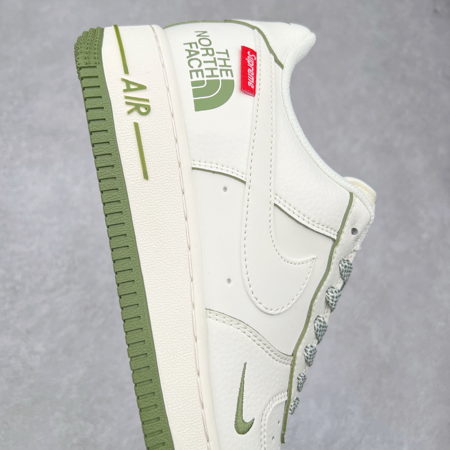 图片[6]-NK Air Force 1´07 Low 空军一号低帮百搭休闲运动板鞋 XZ1996-527 柔软、弹性十足的缓震性能和出色的中底设计 横跨复古与现代的外型结合 造就出风靡全球 三十多年的Force 1 直到今天还深受青睐 实拍调校N版已经零色差零失真 百分百还原实物色彩所见即所得 不存在货不对板色差等低级问题 选购参考实物拍摄 不混卖不参货 只用心做好货严格选品 承诺混一赔十 尺码：36 36.5 37.5 38 38.5 39 40 40.5 41 42 42.5 43 44 44.5 45-选品中心