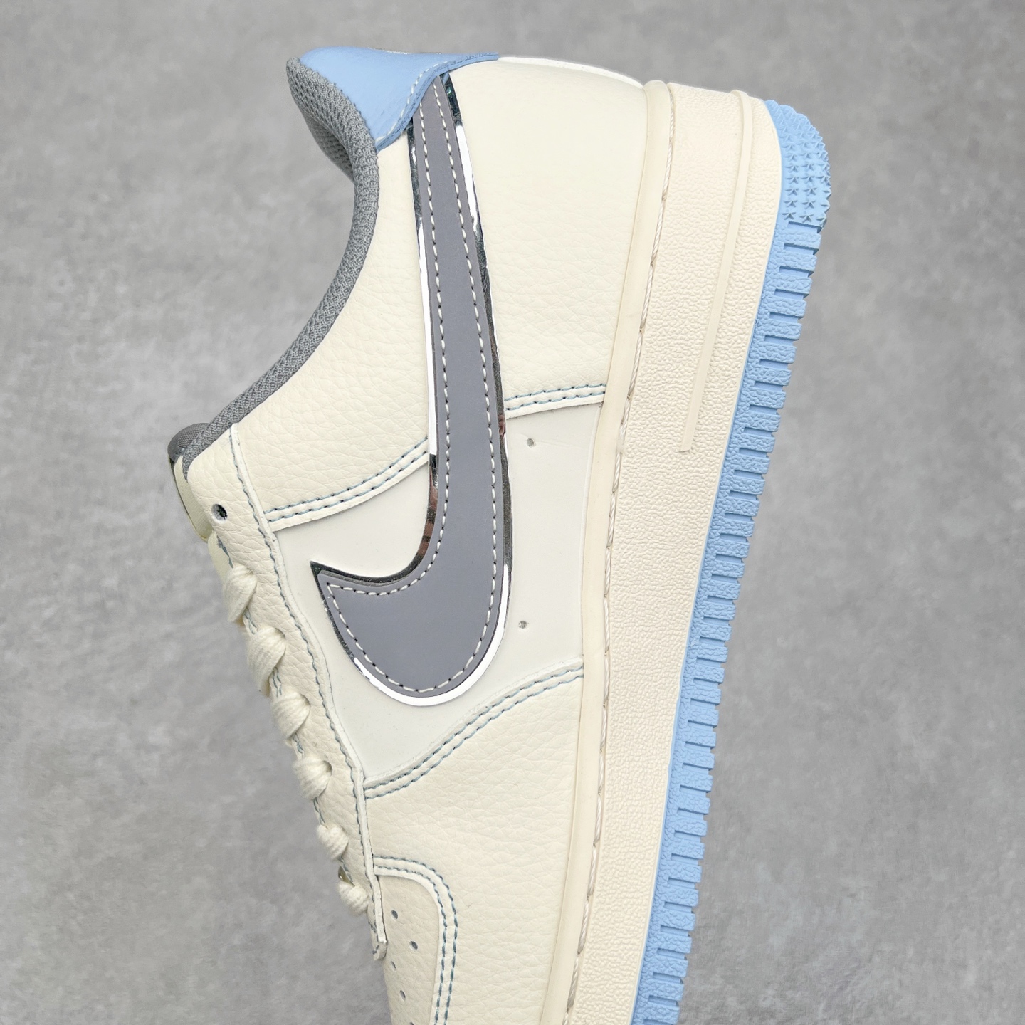 图片[7]-NK Air Force 1´07 Low 空军一号低帮百搭休闲运动板鞋 XS1958-517 柔软、弹性十足的缓震性能和出色的中底设计 横跨复古与现代的外型结合 造就出风靡全球 三十多年的Force 1 直到今天还深受青睐 实拍调校N版已经零色差零失真 百分百还原实物色彩所见即所得 不存在货不对板色差等低级问题 选购参考实物拍摄 不混卖不参货 只用心做好货严格选品 承诺混一赔十 尺码：36 36.5 37.5 38 38.5 39 40 40.5 41 42 42.5 43 44 44.5 45-选品中心