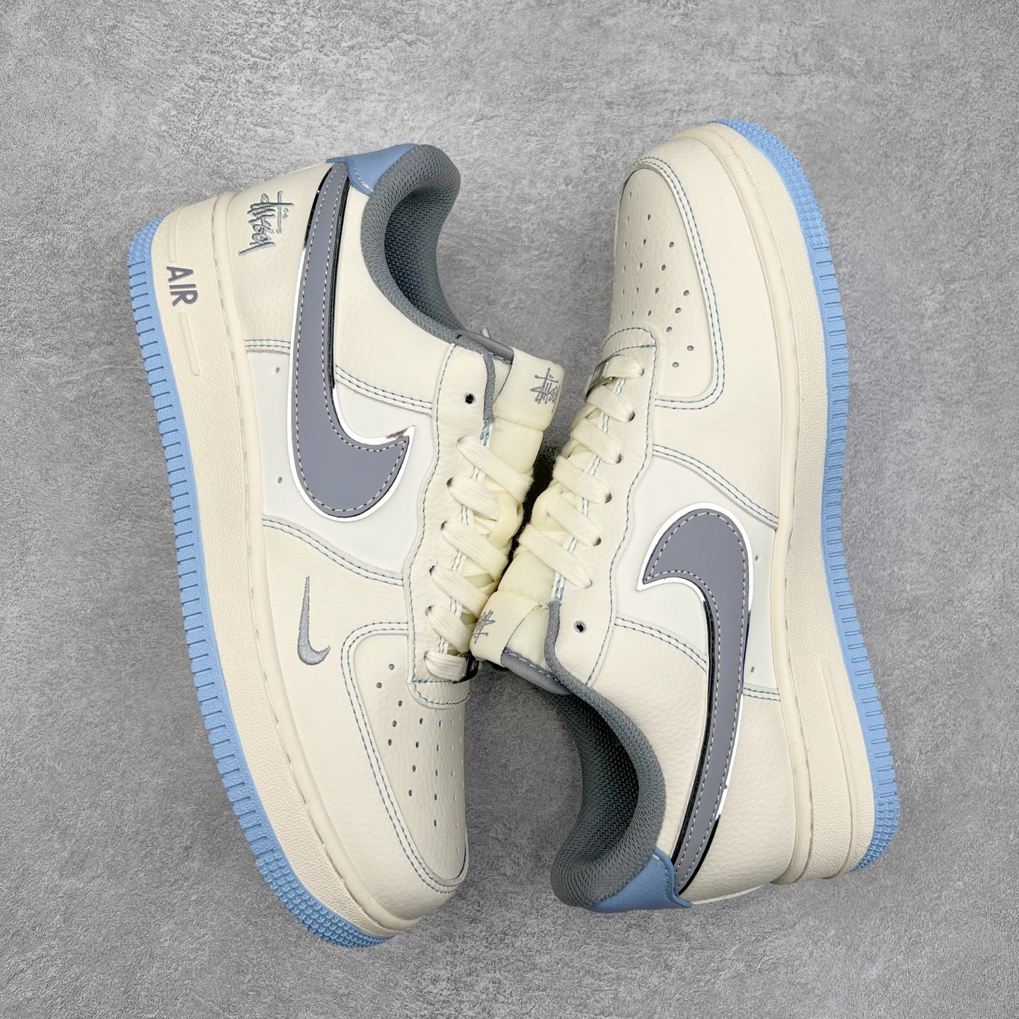 图片[3]-NK Air Force 1´07 Low 空军一号低帮百搭休闲运动板鞋 XS1958-517 柔软、弹性十足的缓震性能和出色的中底设计 横跨复古与现代的外型结合 造就出风靡全球 三十多年的Force 1 直到今天还深受青睐 实拍调校N版已经零色差零失真 百分百还原实物色彩所见即所得 不存在货不对板色差等低级问题 选购参考实物拍摄 不混卖不参货 只用心做好货严格选品 承诺混一赔十 尺码：36 36.5 37.5 38 38.5 39 40 40.5 41 42 42.5 43 44 44.5 45-选品中心