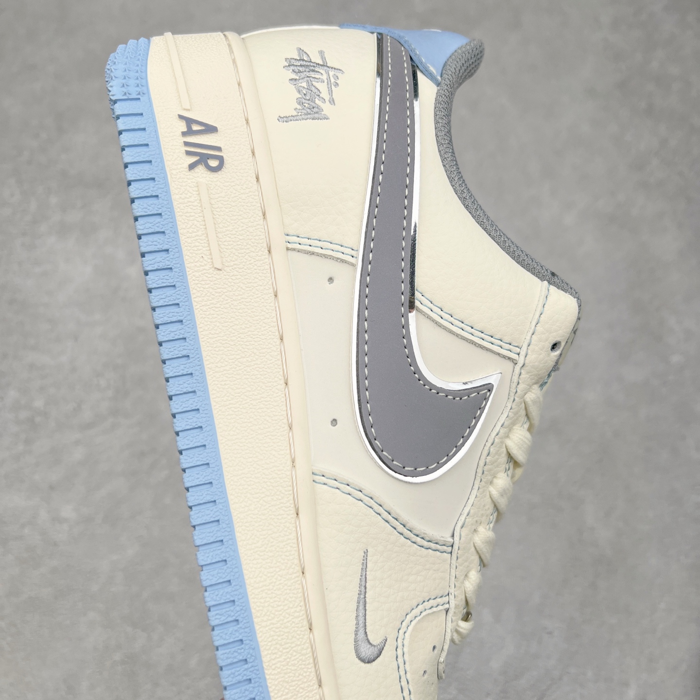 图片[6]-NK Air Force 1´07 Low 空军一号低帮百搭休闲运动板鞋 XS1958-517 柔软、弹性十足的缓震性能和出色的中底设计 横跨复古与现代的外型结合 造就出风靡全球 三十多年的Force 1 直到今天还深受青睐 实拍调校N版已经零色差零失真 百分百还原实物色彩所见即所得 不存在货不对板色差等低级问题 选购参考实物拍摄 不混卖不参货 只用心做好货严格选品 承诺混一赔十 尺码：36 36.5 37.5 38 38.5 39 40 40.5 41 42 42.5 43 44 44.5 45-选品中心