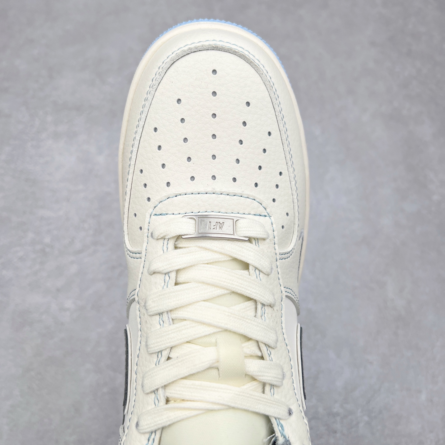 图片[4]-NK Air Force 1´07 Low 空军一号低帮百搭休闲运动板鞋 XS1958-517 柔软、弹性十足的缓震性能和出色的中底设计 横跨复古与现代的外型结合 造就出风靡全球 三十多年的Force 1 直到今天还深受青睐 实拍调校N版已经零色差零失真 百分百还原实物色彩所见即所得 不存在货不对板色差等低级问题 选购参考实物拍摄 不混卖不参货 只用心做好货严格选品 承诺混一赔十 尺码：36 36.5 37.5 38 38.5 39 40 40.5 41 42 42.5 43 44 44.5 45-选品中心