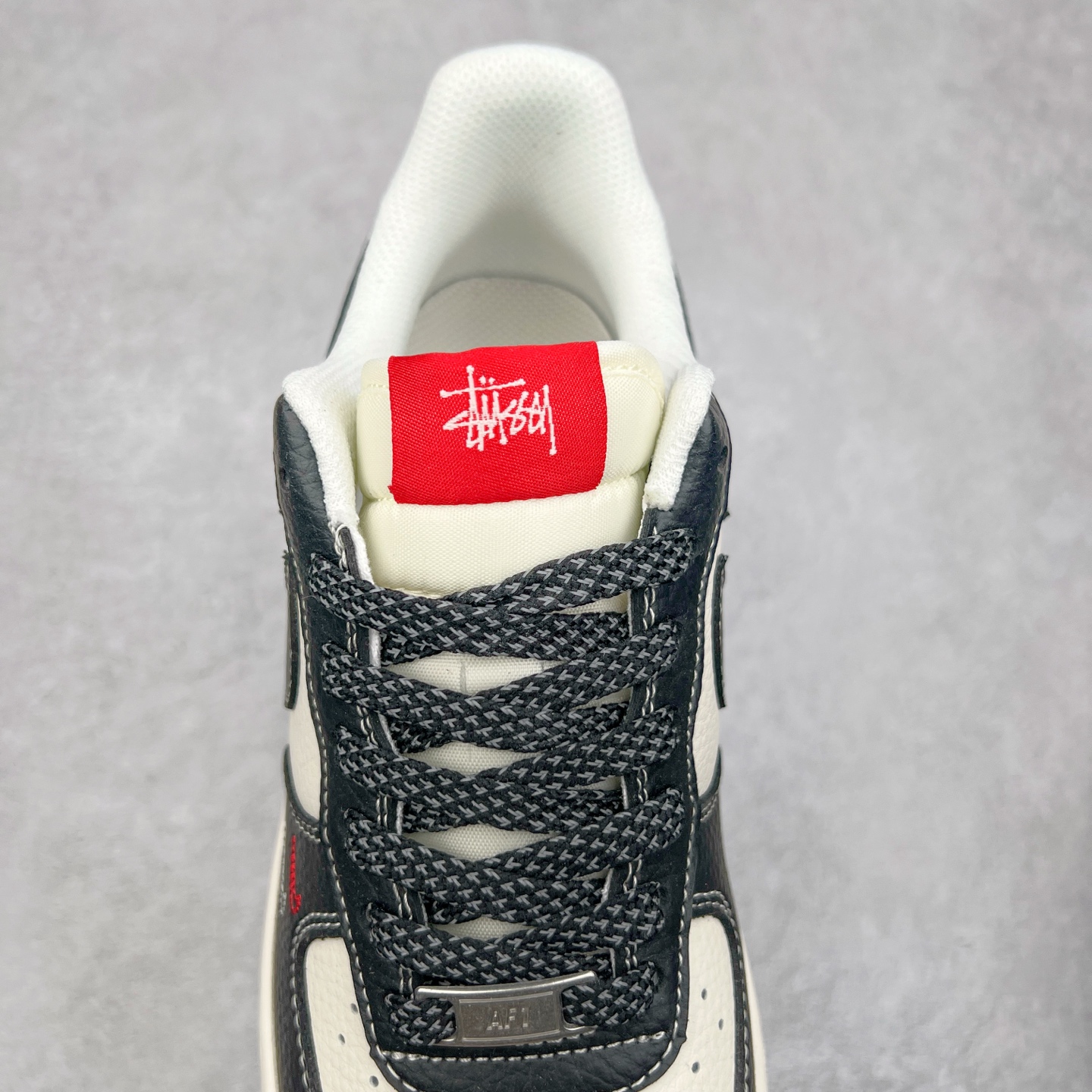 图片[5]-NK Air Force 1´07 Low 空军一号低帮百搭休闲运动板鞋 HH7518-004 柔软、弹性十足的缓震性能和出色的中底设计 横跨复古与现代的外型结合 造就出风靡全球 三十多年的Force 1 直到今天还深受青睐 实拍调校N版已经零色差零失真 百分百还原实物色彩所见即所得 不存在货不对板色差等低级问题 选购参考实物拍摄 不混卖不参货 只用心做好货严格选品 承诺混一赔十 尺码：36 36.5 37.5 38 38.5 39 40 40.5 41 42 42.5 43 44 44.5 45-选品中心