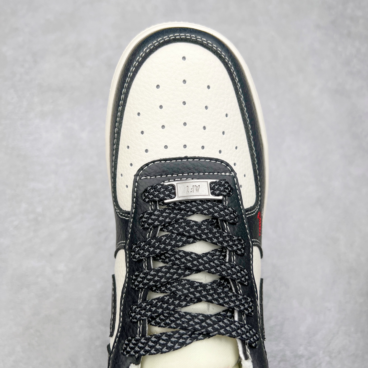 图片[4]-NK Air Force 1´07 Low 空军一号低帮百搭休闲运动板鞋 HH7518-004 柔软、弹性十足的缓震性能和出色的中底设计 横跨复古与现代的外型结合 造就出风靡全球 三十多年的Force 1 直到今天还深受青睐 实拍调校N版已经零色差零失真 百分百还原实物色彩所见即所得 不存在货不对板色差等低级问题 选购参考实物拍摄 不混卖不参货 只用心做好货严格选品 承诺混一赔十 尺码：36 36.5 37.5 38 38.5 39 40 40.5 41 42 42.5 43 44 44.5 45-选品中心