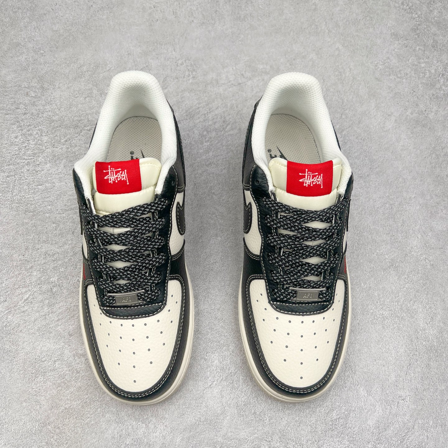 图片[2]-NK Air Force 1´07 Low 空军一号低帮百搭休闲运动板鞋 HH7518-004 柔软、弹性十足的缓震性能和出色的中底设计 横跨复古与现代的外型结合 造就出风靡全球 三十多年的Force 1 直到今天还深受青睐 实拍调校N版已经零色差零失真 百分百还原实物色彩所见即所得 不存在货不对板色差等低级问题 选购参考实物拍摄 不混卖不参货 只用心做好货严格选品 承诺混一赔十 尺码：36 36.5 37.5 38 38.5 39 40 40.5 41 42 42.5 43 44 44.5 45-选品中心