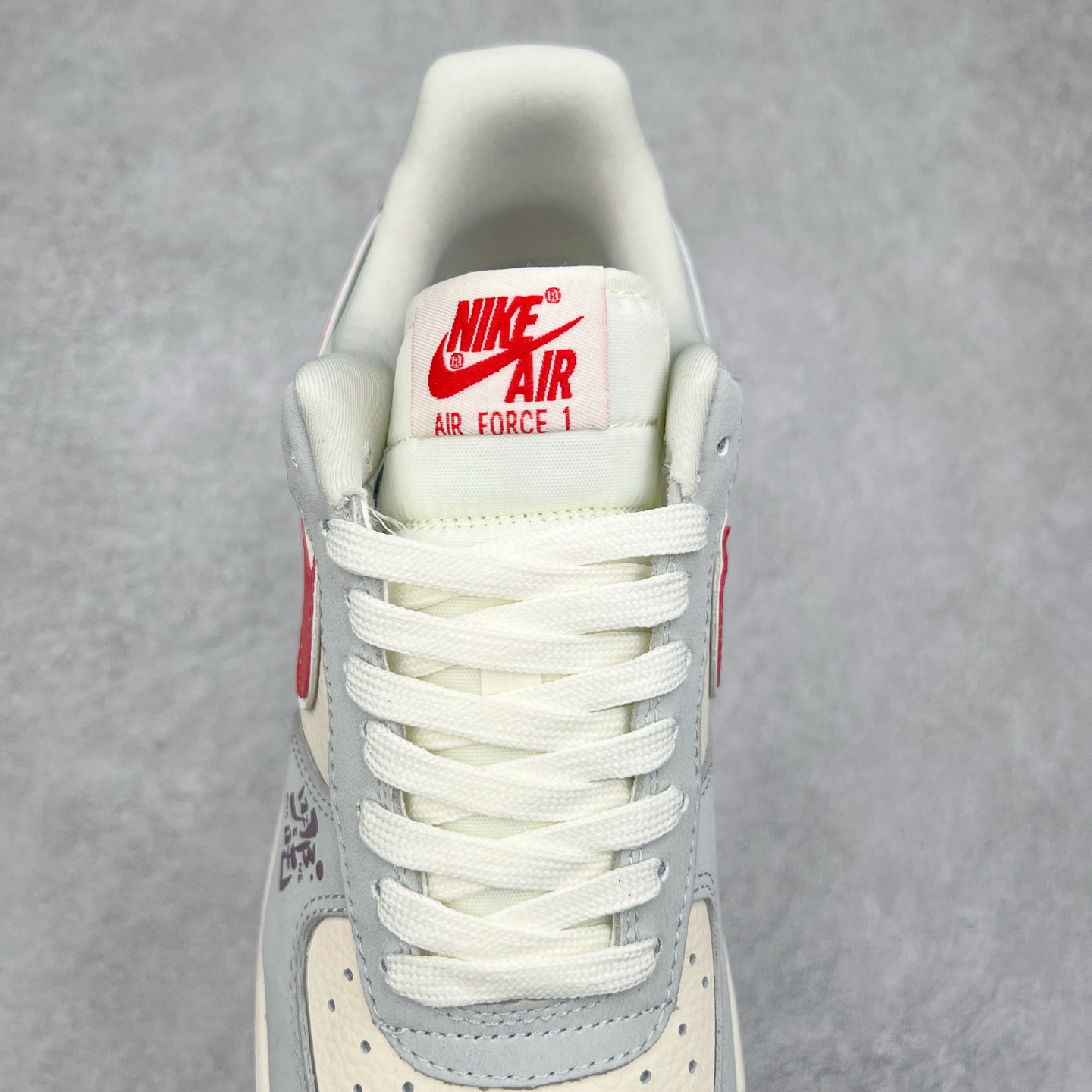 图片[5]-NK Air Force 1´07 Low 空军一号低帮百搭休闲运动板鞋 DF0188-046 柔软、弹性十足的缓震性能和出色的中底设计 横跨复古与现代的外型结合 造就出风靡全球 三十多年的Force 1 直到今天还深受青睐 实拍调校N版已经零色差零失真 百分百还原实物色彩所见即所得 不存在货不对板色差等低级问题 选购参考实物拍摄 不混卖不参货 只用心做好货严格选品 承诺混一赔十 尺码：36 36.5 37.5 38 38.5 39 40 40.5 41 42 42.5 43 44 44.5 45-选品中心