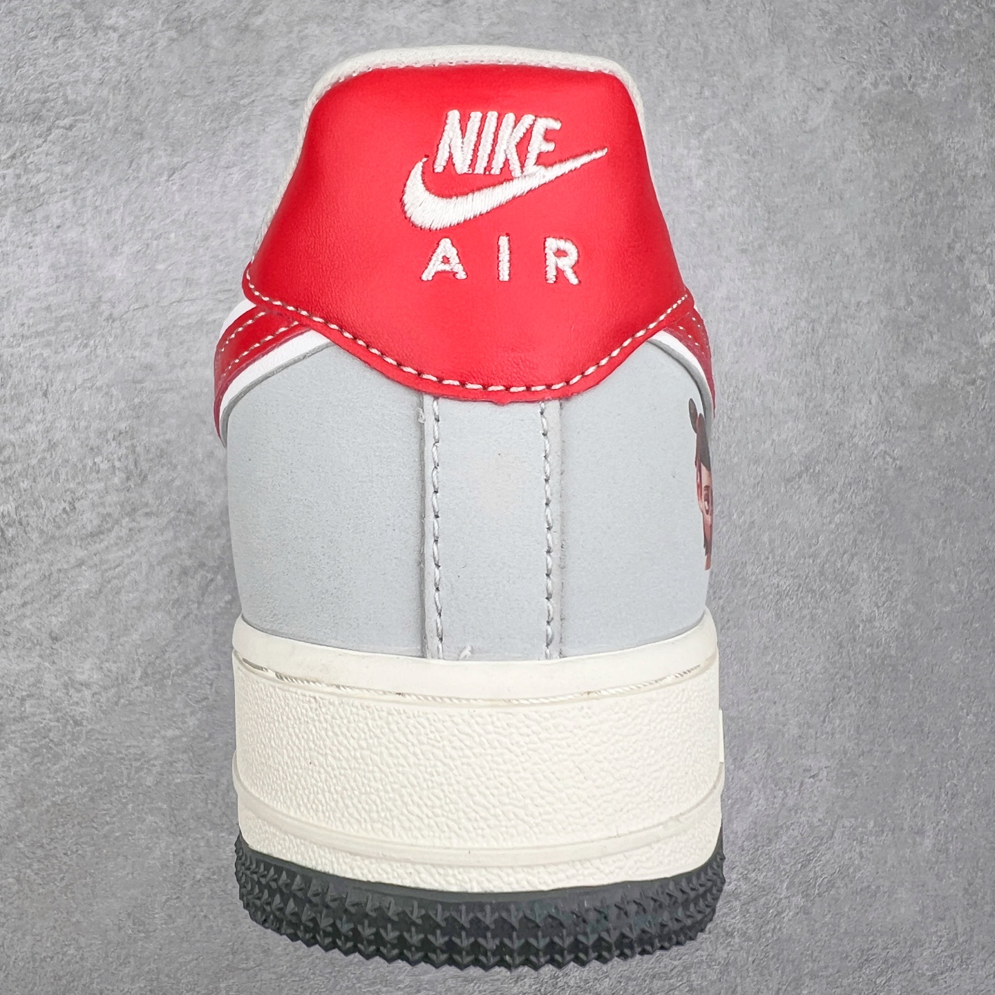 图片[8]-NK Air Force 1´07 Low 空军一号低帮百搭休闲运动板鞋 DF0188-046 柔软、弹性十足的缓震性能和出色的中底设计 横跨复古与现代的外型结合 造就出风靡全球 三十多年的Force 1 直到今天还深受青睐 实拍调校N版已经零色差零失真 百分百还原实物色彩所见即所得 不存在货不对板色差等低级问题 选购参考实物拍摄 不混卖不参货 只用心做好货严格选品 承诺混一赔十 尺码：36 36.5 37.5 38 38.5 39 40 40.5 41 42 42.5 43 44 44.5 45-选品中心