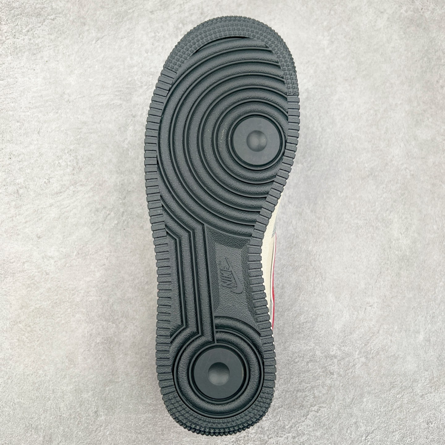 图片[9]-NK Air Force 1´07 Low 空军一号低帮百搭休闲运动板鞋 DF0188-046 柔软、弹性十足的缓震性能和出色的中底设计 横跨复古与现代的外型结合 造就出风靡全球 三十多年的Force 1 直到今天还深受青睐 实拍调校N版已经零色差零失真 百分百还原实物色彩所见即所得 不存在货不对板色差等低级问题 选购参考实物拍摄 不混卖不参货 只用心做好货严格选品 承诺混一赔十 尺码：36 36.5 37.5 38 38.5 39 40 40.5 41 42 42.5 43 44 44.5 45-选品中心