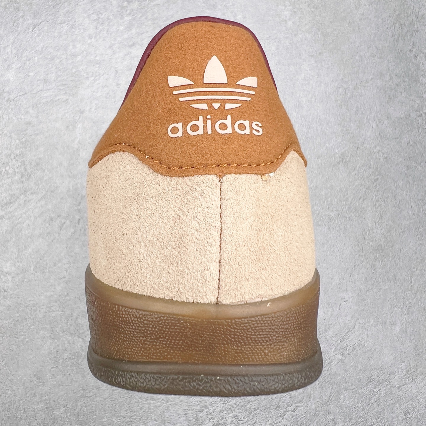 图片[8]-AD Gazelle Indoor Trainers 羚羊内训系列低帮复古百搭休闲运动德训风板鞋 JH5412 90年代经典的复刻版！自60年代以足球训练鞋面世以来,Gazelle就以其经典设计席卷全球。1991年版本的复刻,再造经典Gazelle。采用皮革打造,搭配浊色细节,让这款经典更加简约。尺码：36 36⅔ 37⅓ 38 38⅔ 39⅓ 40 40⅔ 41⅓ 42 42⅔ 43⅓ 44⅓ 44⅔ 45-选品中心