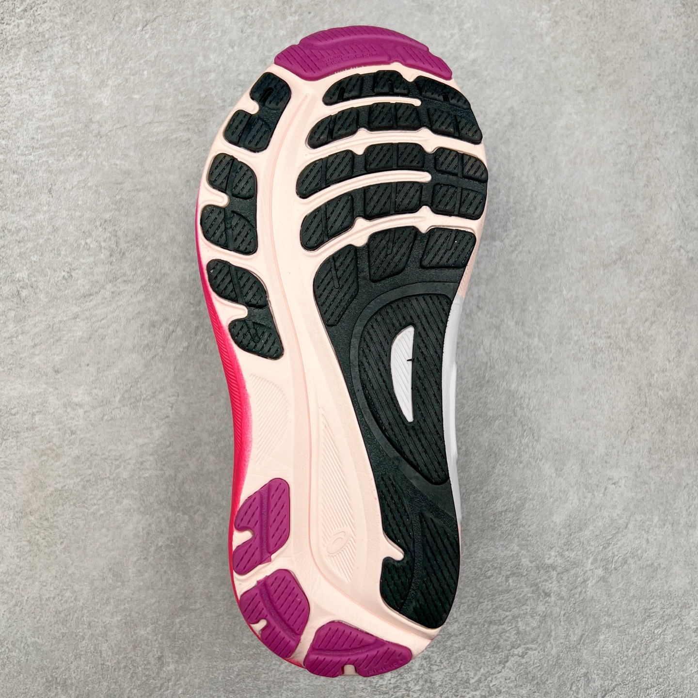 图片[9]-Asics Gel-Kayano 31 亚瑟士卡亚诺31代低帮专业有氧超轻量休闲运动全能慢跑鞋全球知名运动品牌ASICS正式推出新款GEL-KAYANO 31跑鞋，旨在通过全新稳定结构以提升产品可适性，满足跑者的足部稳定需求，让每一位跑者从起跑到结束都能够感受到焕然一新的稳定性与舒适性，从而帮助更多人找到身心平衡，获得自在舒适的健康生活方式。秉持着ASICS亚瑟士的设计哲学，全新一代GEL-KAYANO 31应运而生。为进一步升级产品的稳定性，GEL-KAYANO 31采用了全新4D引导系统，通过内侧稳定装置提升可适性，满足足部稳定需求，帮助足弓迅速返回到平衡位置。作为基于生物力学研究打造的全新稳定结构，4D引导系统不仅提升了跑鞋对双脚的支撑性，它还将人体不同的运动状态纳入设计考量，帮助跑者在多种跑动强度下获得充足的稳定性和理想的舒适度。尺码：36 37 37.5 38 39.5 40 40.5 41.5 42 42.5 43.5 44 44.5 45-选品中心