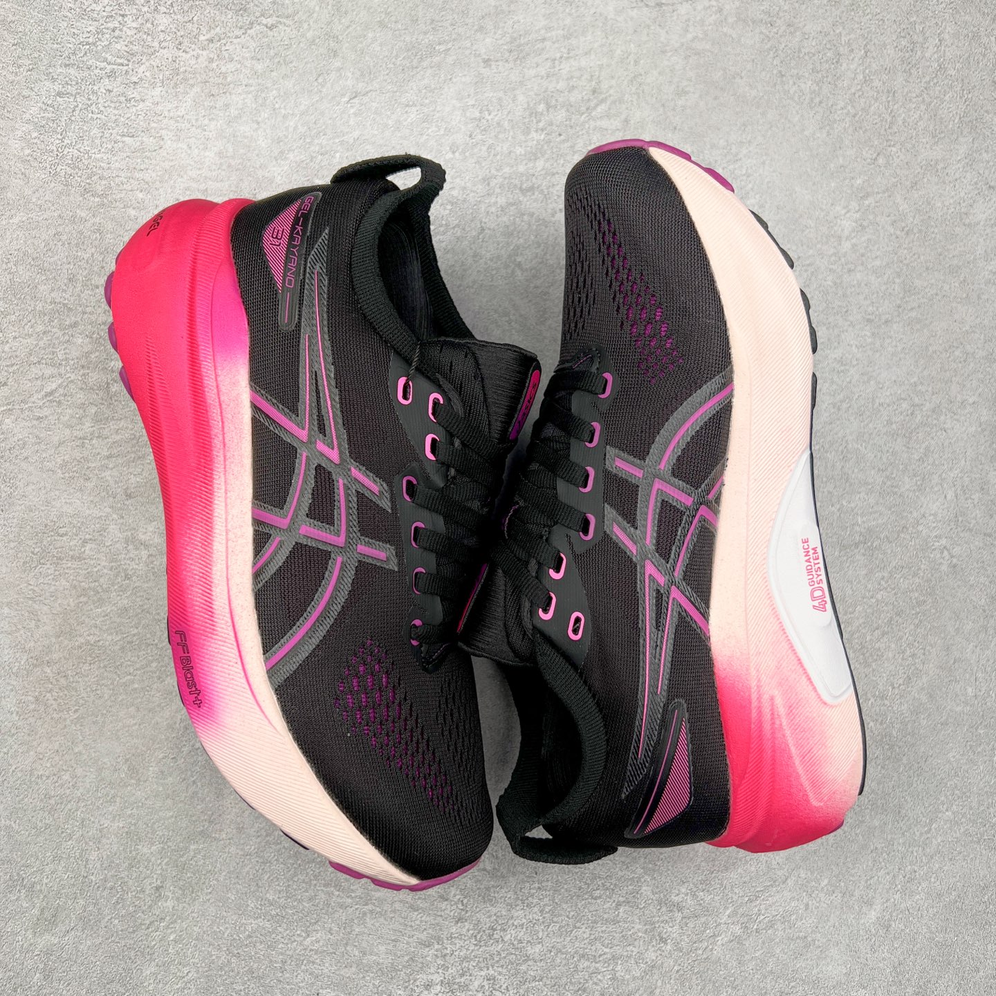 图片[3]-Asics Gel-Kayano 31 亚瑟士卡亚诺31代低帮专业有氧超轻量休闲运动全能慢跑鞋全球知名运动品牌ASICS正式推出新款GEL-KAYANO 31跑鞋，旨在通过全新稳定结构以提升产品可适性，满足跑者的足部稳定需求，让每一位跑者从起跑到结束都能够感受到焕然一新的稳定性与舒适性，从而帮助更多人找到身心平衡，获得自在舒适的健康生活方式。秉持着ASICS亚瑟士的设计哲学，全新一代GEL-KAYANO 31应运而生。为进一步升级产品的稳定性，GEL-KAYANO 31采用了全新4D引导系统，通过内侧稳定装置提升可适性，满足足部稳定需求，帮助足弓迅速返回到平衡位置。作为基于生物力学研究打造的全新稳定结构，4D引导系统不仅提升了跑鞋对双脚的支撑性，它还将人体不同的运动状态纳入设计考量，帮助跑者在多种跑动强度下获得充足的稳定性和理想的舒适度。尺码：36 37 37.5 38 39.5 40 40.5 41.5 42 42.5 43.5 44 44.5 45-选品中心