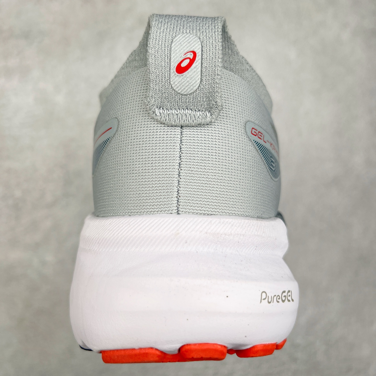 图片[8]-Asics Gel-Kayano 31 亚瑟士卡亚诺31代低帮专业有氧超轻量休闲运动全能慢跑鞋全球知名运动品牌ASICS正式推出新款GEL-KAYANO 31跑鞋，旨在通过全新稳定结构以提升产品可适性，满足跑者的足部稳定需求，让每一位跑者从起跑到结束都能够感受到焕然一新的稳定性与舒适性，从而帮助更多人找到身心平衡，获得自在舒适的健康生活方式。秉持着ASICS亚瑟士的设计哲学，全新一代GEL-KAYANO 31应运而生。为进一步升级产品的稳定性，GEL-KAYANO 31采用了全新4D引导系统，通过内侧稳定装置提升可适性，满足足部稳定需求，帮助足弓迅速返回到平衡位置。作为基于生物力学研究打造的全新稳定结构，4D引导系统不仅提升了跑鞋对双脚的支撑性，它还将人体不同的运动状态纳入设计考量，帮助跑者在多种跑动强度下获得充足的稳定性和理想的舒适度。尺码：36 37 37.5 38 39.5 40 40.5 41.5 42 42.5 43.5 44 44.5 45-选品中心