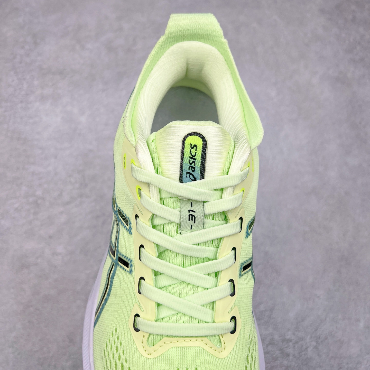 图片[5]-Asics Gel-Kayano 31 亚瑟士卡亚诺31代低帮专业有氧超轻量休闲运动全能慢跑鞋全球知名运动品牌ASICS正式推出新款GEL-KAYANO 31跑鞋，旨在通过全新稳定结构以提升产品可适性，满足跑者的足部稳定需求，让每一位跑者从起跑到结束都能够感受到焕然一新的稳定性与舒适性，从而帮助更多人找到身心平衡，获得自在舒适的健康生活方式。秉持着ASICS亚瑟士的设计哲学，全新一代GEL-KAYANO 31应运而生。为进一步升级产品的稳定性，GEL-KAYANO 31采用了全新4D引导系统，通过内侧稳定装置提升可适性，满足足部稳定需求，帮助足弓迅速返回到平衡位置。作为基于生物力学研究打造的全新稳定结构，4D引导系统不仅提升了跑鞋对双脚的支撑性，它还将人体不同的运动状态纳入设计考量，帮助跑者在多种跑动强度下获得充足的稳定性和理想的舒适度。尺码：36 37 37.5 38 39.5 40 40.5 41.5 42 42.5 43.5 44 44.5 45-选品中心