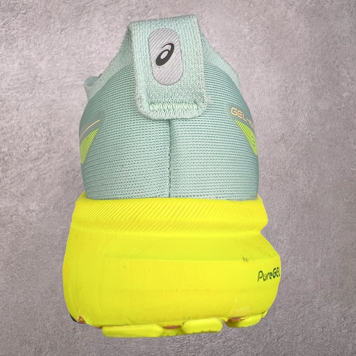 图片[8]-Asics Gel-Kayano 31 亚瑟士卡亚诺31代低帮专业有氧超轻量休闲运动全能慢跑鞋全球知名运动品牌ASICS正式推出新款GEL-KAYANO 31跑鞋，旨在通过全新稳定结构以提升产品可适性，满足跑者的足部稳定需求，让每一位跑者从起跑到结束都能够感受到焕然一新的稳定性与舒适性，从而帮助更多人找到身心平衡，获得自在舒适的健康生活方式。秉持着ASICS亚瑟士的设计哲学，全新一代GEL-KAYANO 31应运而生。为进一步升级产品的稳定性，GEL-KAYANO 31采用了全新4D引导系统，通过内侧稳定装置提升可适性，满足足部稳定需求，帮助足弓迅速返回到平衡位置。作为基于生物力学研究打造的全新稳定结构，4D引导系统不仅提升了跑鞋对双脚的支撑性，它还将人体不同的运动状态纳入设计考量，帮助跑者在多种跑动强度下获得充足的稳定性和理想的舒适度。尺码：36 37 37.5 38 39.5 40 40.5 41.5 42 42.5 43.5 44 44.5 45-选品中心