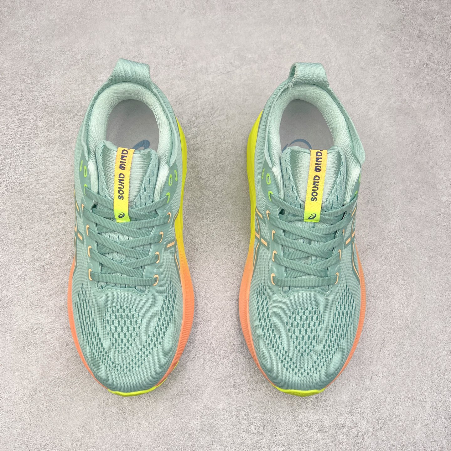 图片[2]-Asics Gel-Kayano 31 亚瑟士卡亚诺31代低帮专业有氧超轻量休闲运动全能慢跑鞋全球知名运动品牌ASICS正式推出新款GEL-KAYANO 31跑鞋，旨在通过全新稳定结构以提升产品可适性，满足跑者的足部稳定需求，让每一位跑者从起跑到结束都能够感受到焕然一新的稳定性与舒适性，从而帮助更多人找到身心平衡，获得自在舒适的健康生活方式。秉持着ASICS亚瑟士的设计哲学，全新一代GEL-KAYANO 31应运而生。为进一步升级产品的稳定性，GEL-KAYANO 31采用了全新4D引导系统，通过内侧稳定装置提升可适性，满足足部稳定需求，帮助足弓迅速返回到平衡位置。作为基于生物力学研究打造的全新稳定结构，4D引导系统不仅提升了跑鞋对双脚的支撑性，它还将人体不同的运动状态纳入设计考量，帮助跑者在多种跑动强度下获得充足的稳定性和理想的舒适度。尺码：36 37 37.5 38 39.5 40 40.5 41.5 42 42.5 43.5 44 44.5 45-选品中心