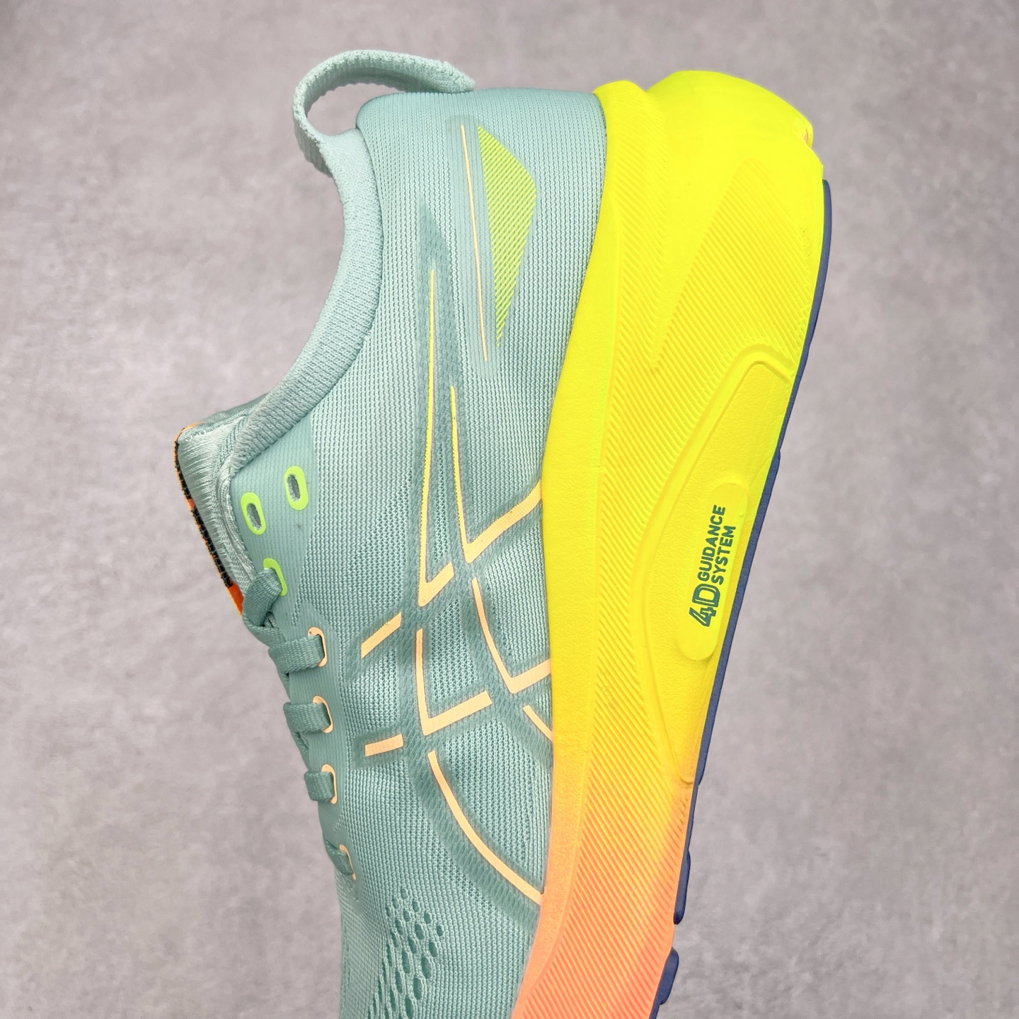 图片[7]-Asics Gel-Kayano 31 亚瑟士卡亚诺31代低帮专业有氧超轻量休闲运动全能慢跑鞋全球知名运动品牌ASICS正式推出新款GEL-KAYANO 31跑鞋，旨在通过全新稳定结构以提升产品可适性，满足跑者的足部稳定需求，让每一位跑者从起跑到结束都能够感受到焕然一新的稳定性与舒适性，从而帮助更多人找到身心平衡，获得自在舒适的健康生活方式。秉持着ASICS亚瑟士的设计哲学，全新一代GEL-KAYANO 31应运而生。为进一步升级产品的稳定性，GEL-KAYANO 31采用了全新4D引导系统，通过内侧稳定装置提升可适性，满足足部稳定需求，帮助足弓迅速返回到平衡位置。作为基于生物力学研究打造的全新稳定结构，4D引导系统不仅提升了跑鞋对双脚的支撑性，它还将人体不同的运动状态纳入设计考量，帮助跑者在多种跑动强度下获得充足的稳定性和理想的舒适度。尺码：36 37 37.5 38 39.5 40 40.5 41.5 42 42.5 43.5 44 44.5 45-选品中心