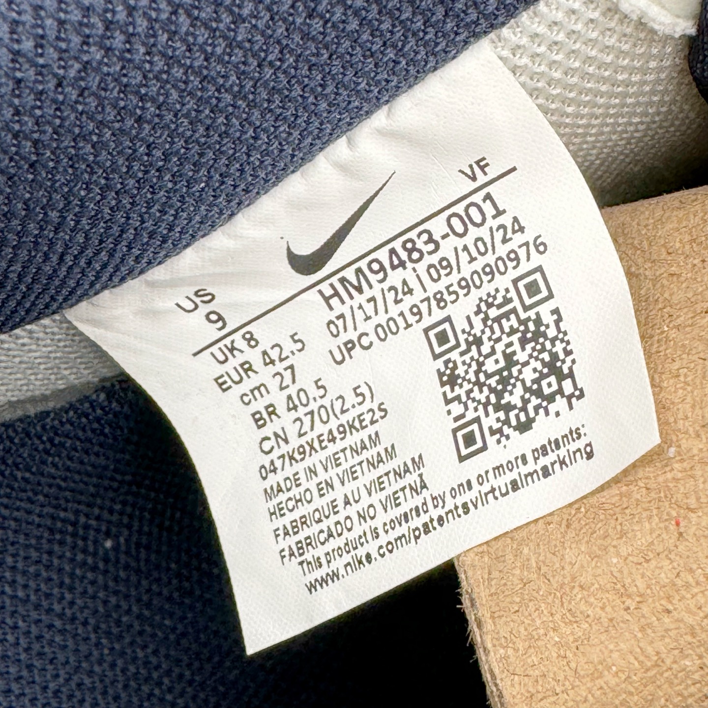 图片[13]-＃纯原 NK Air Force 1 Low \’07 空军一号低帮经典板鞋 白蓝 HM9483-001 大厂出品 同步官方全新版本 不规则波浪大底咬花 全鞋电脑针车 工整有序 视觉效果满分 原厂拉帮手法 标准四线 密度针距针孔大小控制到位 原装反口里网布海绵 正确卡色网眼大小 新版鞋撑改用纸团代替 原厂港宝加持完美还原灵魂版型 原盒原配从里到外百分百还原 原厂全头层原厂皮料 原标原盒 内置Sole气垫 中底白色背胶 中底划线 已经无限的接近公司 原厂楦头 原厂刺绣 后跟弧度修正 独家私模 尺码：35.5 36 36.5 37.5 38 38.5 39 40 40.5 41 42 42.5 43 44 44.5 45 46-选品中心