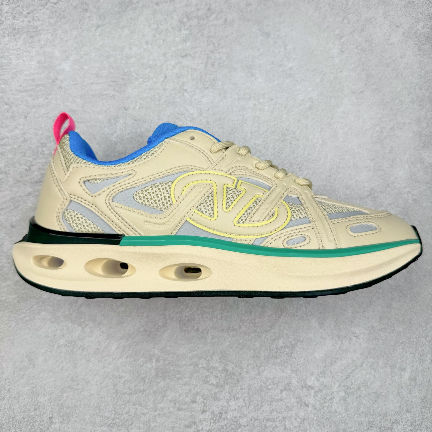 Valentino华伦天奴 Vlogo Easyjog 小牛皮 圆头系带 低帮 生活休闲鞋 实拍调校N版已经零色差零失真 百分百还原实物色彩所见即所得 不存在货不对板色差等低级问题 选购参考实物拍摄 不混卖不参货 只用心做好货严格选品 承诺混一赔十 尺码:36 37 38 39 40 41 42 43 44 45-选品中心