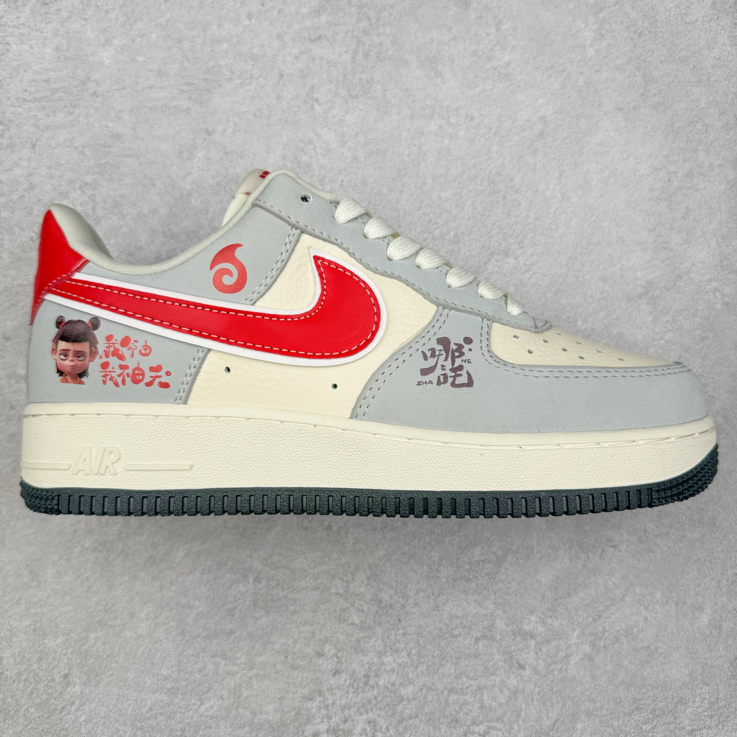 NK Air Force 1´07 Low 空军一号低帮百搭休闲运动板鞋 DF0188-046 柔软、弹性十足的缓震性能和出色的中底设计 横跨复古与现代的外型结合 造就出风靡全球 三十多年的Force 1 直到今天还深受青睐 实拍调校N版已经零色差零失真 百分百还原实物色彩所见即所得 不存在货不对板色差等低级问题 选购参考实物拍摄 不混卖不参货 只用心做好货严格选品 承诺混一赔十 尺码：36 36.5 37.5 38 38.5 39 40 40.5 41 42 42.5 43 44 44.5 45-选品中心