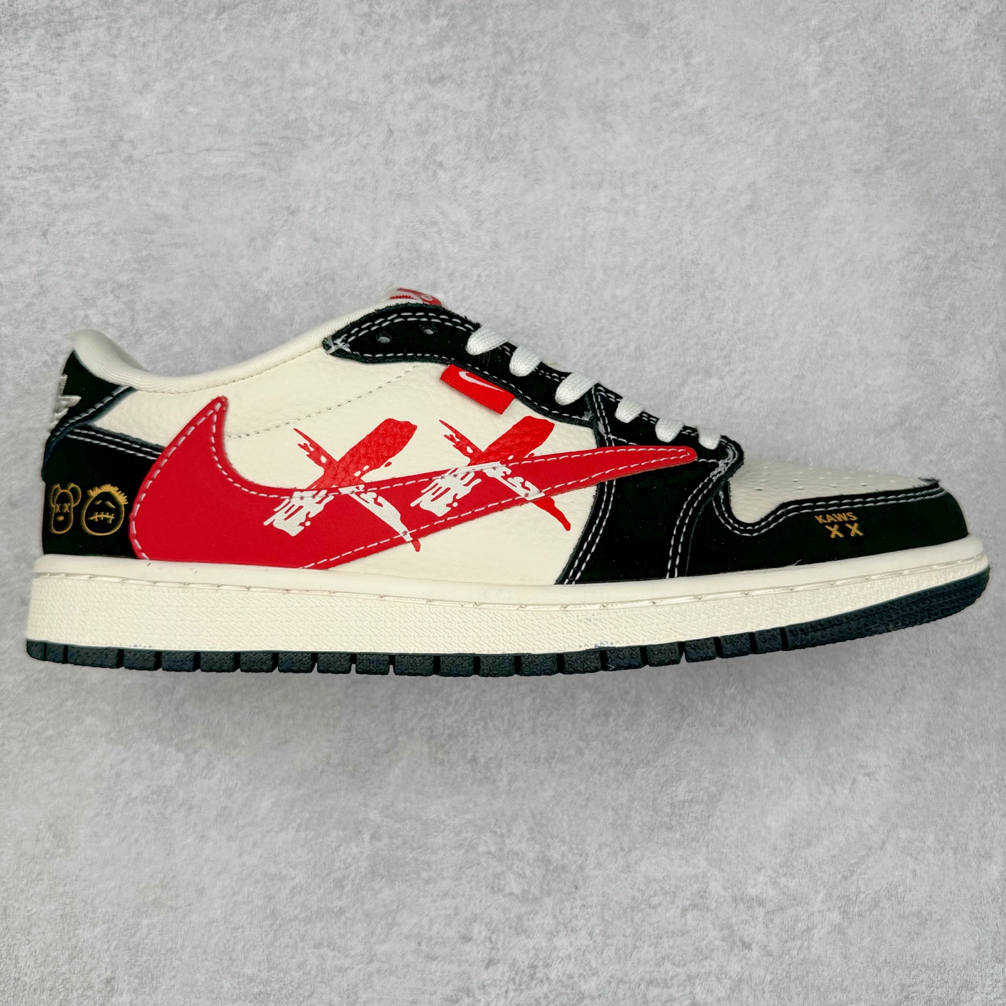 TS x Air Jordan AJ1 Low 倒钩低帮联名定制配色 XS2024-024 原厂内置气垫魔块 A模大底 头层小牛皮 鞋舌AJ原厂专用牛津布+AJ专用反口珍珠布+原厂无杂质高弹内里海棉+特殊封边弹力鞋带 实拍调校N版已经零色差零失真 百分百还原实物色彩所见即所得 不存在货不对板色差等低级问题 选购参考实物拍摄 不混卖不参货 只用心做好货严格选品 承诺混一赔十 尺码：36 36.5 37.5 38 38.5 39 40 40.5 41 42 42.5 43 44 44.5 45-选品中心