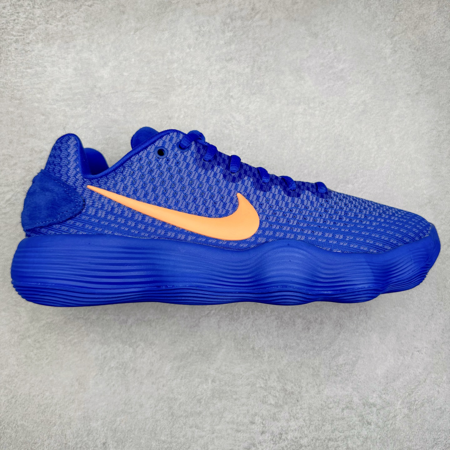 ＃K版纯原 NK Hyperdunk HD2017 Low EP 实战篮球鞋 实战神鞋 绝迹单品 圈内高端零售大神实体冲Z唯一指定的渠道版本 目前可过各类鉴定或无法鉴定 能操作的私聊 非PT本地产物 品控细节要求做到极致完美 材料细节质感百分百区别市面任意代号纯原版本 不惧任何对比 市场独一档的产物 实体冲Z标准严格把控 每一处细节分毫不差 原汁原味公司货的味道 尺码：39 40 40.5 41 42 42.5 43 44 44.5 45 46 47.5\\r-选品中心