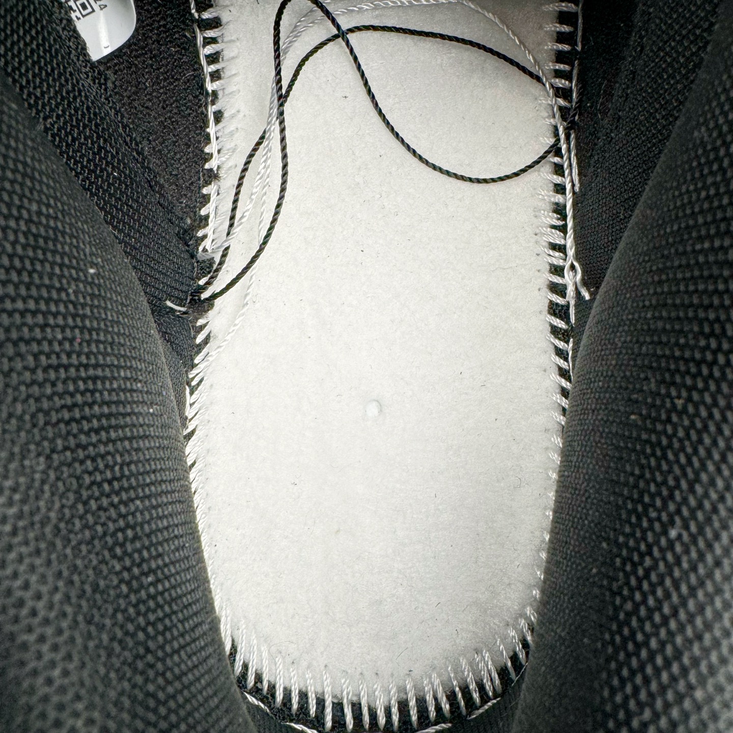 图片[11]-＃YC纯原 NK Dunk Low 兽痕黑白 BW1220-008 定制系列天花板 无原鞋不开发 全系列得物原鞋一比一校对开发 配色持续更新中 终端对接 优势输出 全套原厂楦头原纸板数据档案倾力打造 原汁原味莞产 极致还原 圈内最强针车工艺 高端零售指定版 广东原厂配套原盒原标 鞋盒分三个尺码段 原厂冲刀 超高清洁度 全鞋零毛边皮料切割 采用原厂百宏鞋带以及原厂百宏织唛舌标 内标可供原厂几率过验 进口原装条纹中底布 四线拉帮白色点胶 原厂拉帮手法遵循公司 原厂电绣 极致还原 尺码：36 36.5 37.5 38 38.5 39 40 40.5 41 42 42.5 43 44 44.5 45 46-选品中心