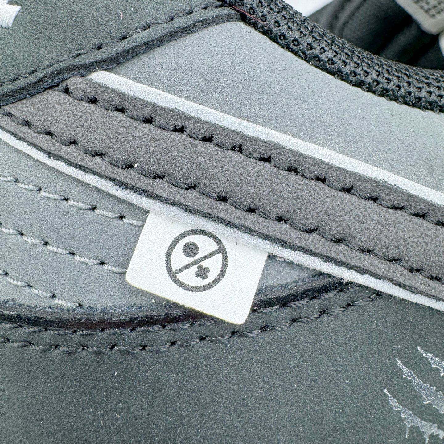 图片[16]-＃YC纯原 NK Dunk Low 兽痕黑白 BW1220-008 定制系列天花板 无原鞋不开发 全系列得物原鞋一比一校对开发 配色持续更新中 终端对接 优势输出 全套原厂楦头原纸板数据档案倾力打造 原汁原味莞产 极致还原 圈内最强针车工艺 高端零售指定版 广东原厂配套原盒原标 鞋盒分三个尺码段 原厂冲刀 超高清洁度 全鞋零毛边皮料切割 采用原厂百宏鞋带以及原厂百宏织唛舌标 内标可供原厂几率过验 进口原装条纹中底布 四线拉帮白色点胶 原厂拉帮手法遵循公司 原厂电绣 极致还原 尺码：36 36.5 37.5 38 38.5 39 40 40.5 41 42 42.5 43 44 44.5 45 46-选品中心