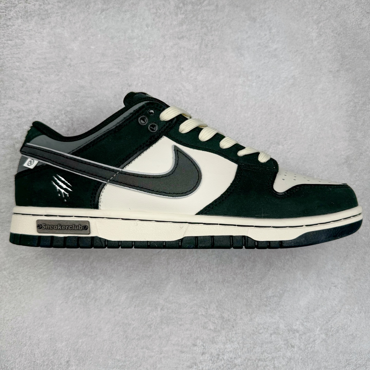 ＃YC纯原 NK Dunk Low 兽痕黑白 BW1220-008 定制系列天花板 无原鞋不开发 全系列得物原鞋一比一校对开发 配色持续更新中 终端对接 优势输出 全套原厂楦头原纸板数据档案倾力打造 原汁原味莞产 极致还原 圈内最强针车工艺 高端零售指定版 广东原厂配套原盒原标 鞋盒分三个尺码段 原厂冲刀 超高清洁度 全鞋零毛边皮料切割 采用原厂百宏鞋带以及原厂百宏织唛舌标 内标可供原厂几率过验 进口原装条纹中底布 四线拉帮白色点胶 原厂拉帮手法遵循公司 原厂电绣 极致还原 尺码：36 36.5 37.5 38 38.5 39 40 40.5 41 42 42.5 43 44 44.5 45 46-选品中心