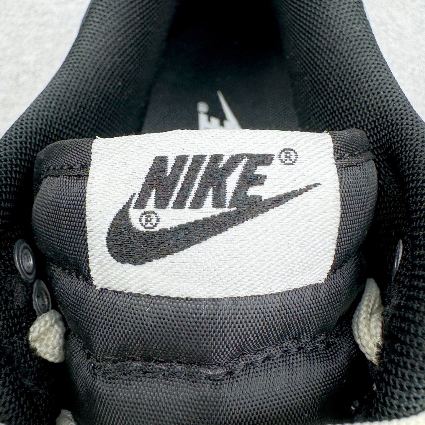 图片[13]-＃YC纯原 NK Dunk Low 兽痕黑白 BW1220-008 定制系列天花板 无原鞋不开发 全系列得物原鞋一比一校对开发 配色持续更新中 终端对接 优势输出 全套原厂楦头原纸板数据档案倾力打造 原汁原味莞产 极致还原 圈内最强针车工艺 高端零售指定版 广东原厂配套原盒原标 鞋盒分三个尺码段 原厂冲刀 超高清洁度 全鞋零毛边皮料切割 采用原厂百宏鞋带以及原厂百宏织唛舌标 内标可供原厂几率过验 进口原装条纹中底布 四线拉帮白色点胶 原厂拉帮手法遵循公司 原厂电绣 极致还原 尺码：36 36.5 37.5 38 38.5 39 40 40.5 41 42 42.5 43 44 44.5 45 46-选品中心