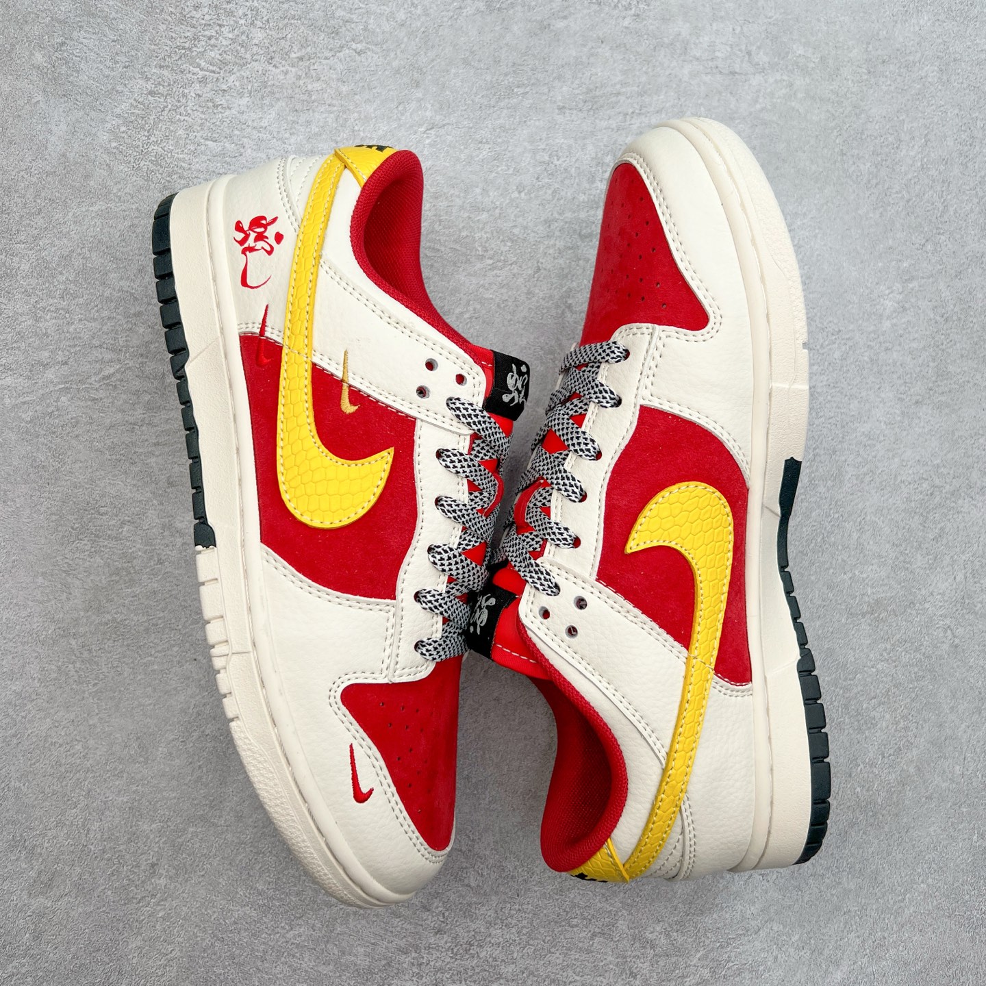 图片[3]-NK Dunk Low 定制配色 SJ2258-016 大厂出品 极力推荐 原装头层材料 独家版型蒸餾加工帶來的是更好的视觉和脚感体验大厂纯原品质出货 清洁度 电绣工艺 皮料切割干净无任何毛边 细节完美 实拍调校N版已经零色差零失真 百分百还原实物色彩所见即所得 不存在货不对板色差等低级问题 选购参考实物拍摄 不混卖不参货 只用心做好货严格选品 承诺混一赔十 尺码：36 36.5 37.5 38 38.5 39 40 40.5 41 42 42.5 43 44 44.5 45-选品中心