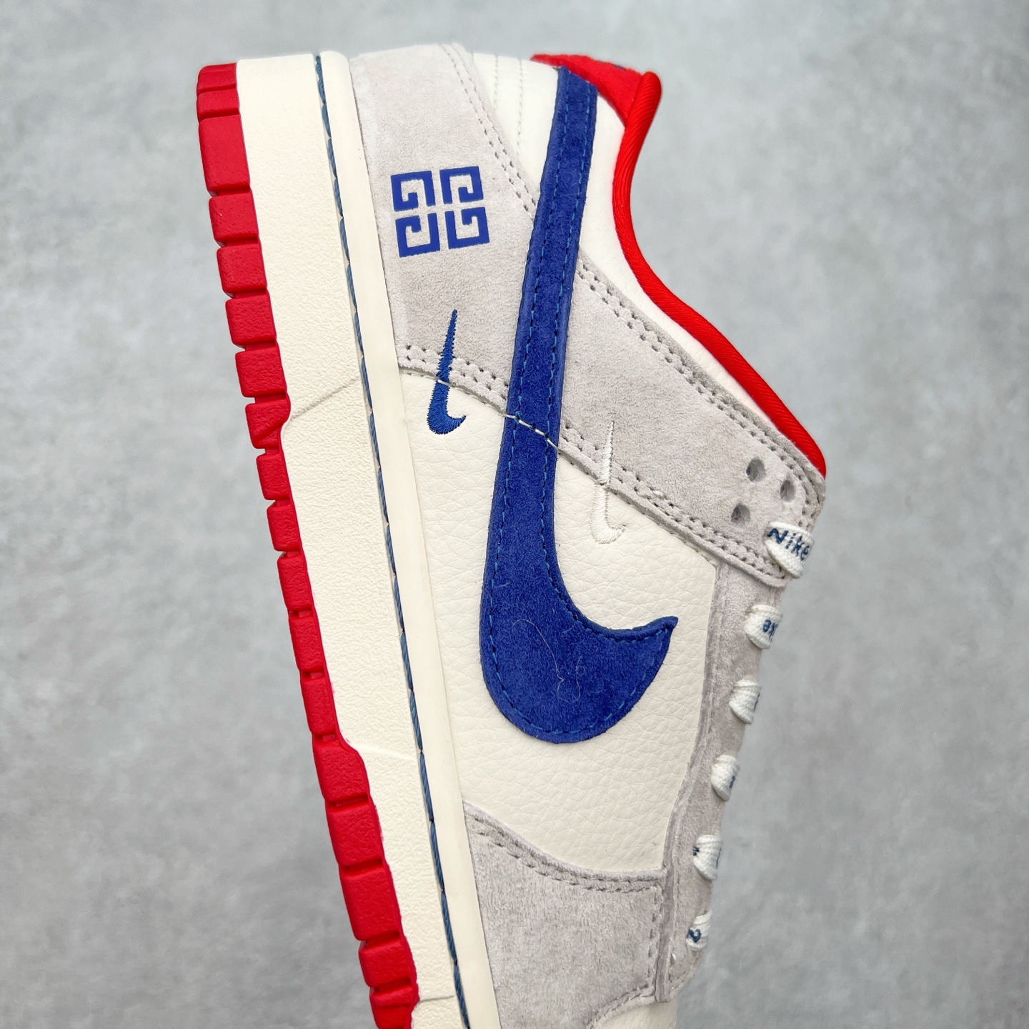 图片[6]-NK Dunk Low 定制配色 CF3688-033 大厂出品 极力推荐 原装头层材料 独家版型蒸餾加工帶來的是更好的视觉和脚感体验大厂纯原品质出货 清洁度 电绣工艺 皮料切割干净无任何毛边 细节完美 实拍调校N版已经零色差零失真 百分百还原实物色彩所见即所得 不存在货不对板色差等低级问题 选购参考实物拍摄 不混卖不参货 只用心做好货严格选品 承诺混一赔十 尺码：36 36.5 37.5 38 38.5 39 40 40.5 41 42 42.5 43 44 44.5 45-选品中心