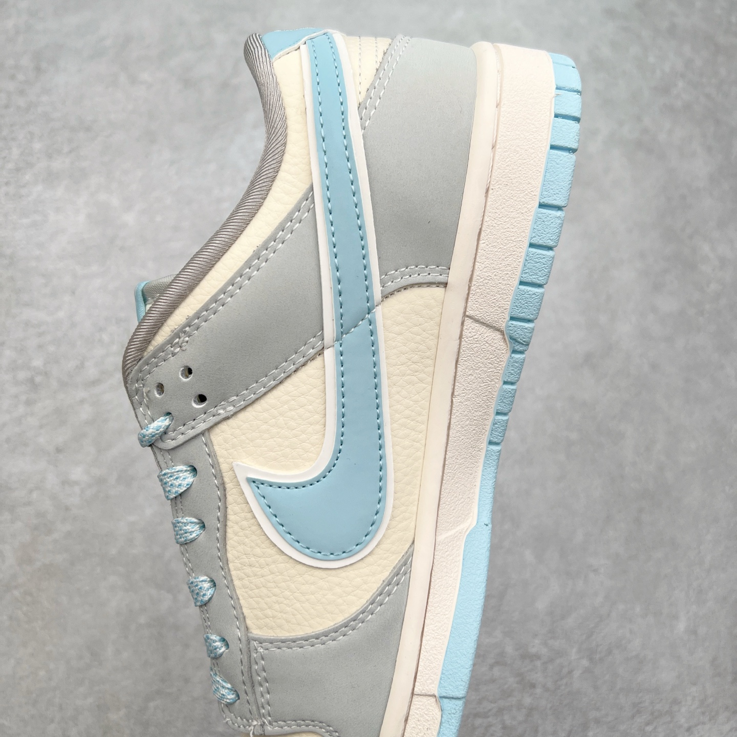 图片[7]-NK Dunk Low 定制配色 LW1818-114 大厂出品 极力推荐 原装头层材料 独家版型蒸餾加工帶來的是更好的视觉和脚感体验大厂纯原品质出货 清洁度 电绣工艺 皮料切割干净无任何毛边 细节完美 实拍调校N版已经零色差零失真 百分百还原实物色彩所见即所得 不存在货不对板色差等低级问题 选购参考实物拍摄 不混卖不参货 只用心做好货严格选品 承诺混一赔十 尺码：36 36.5 37.5 38 38.5 39 40 40.5 41 42 42.5 43 44 44.5 45-选品中心