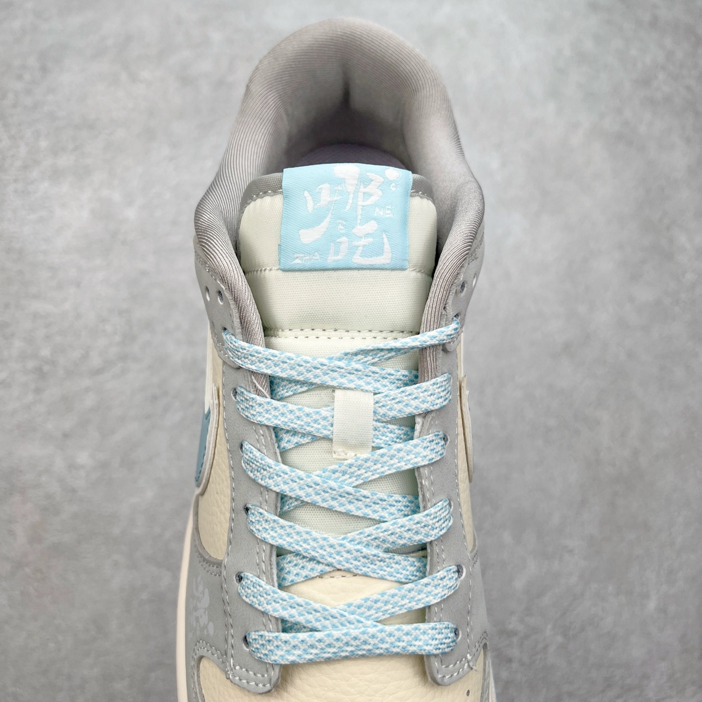 图片[5]-NK Dunk Low 定制配色 LW1818-114 大厂出品 极力推荐 原装头层材料 独家版型蒸餾加工帶來的是更好的视觉和脚感体验大厂纯原品质出货 清洁度 电绣工艺 皮料切割干净无任何毛边 细节完美 实拍调校N版已经零色差零失真 百分百还原实物色彩所见即所得 不存在货不对板色差等低级问题 选购参考实物拍摄 不混卖不参货 只用心做好货严格选品 承诺混一赔十 尺码：36 36.5 37.5 38 38.5 39 40 40.5 41 42 42.5 43 44 44.5 45-选品中心